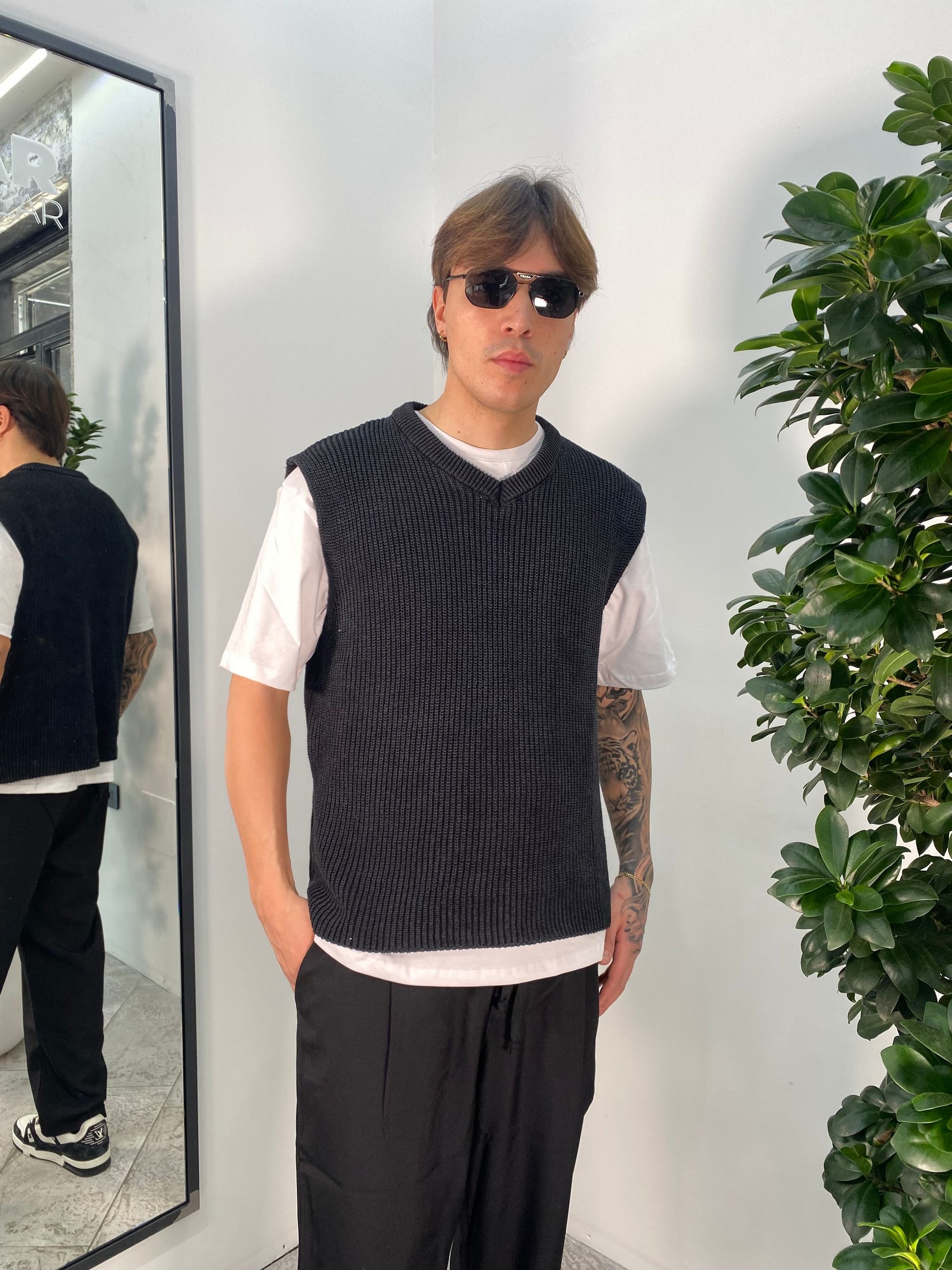 SMANICATO IN MAGLIA CON SCOLLO A PUNTA DI DIAMANTE - REGULAR FIT AC1287.NER