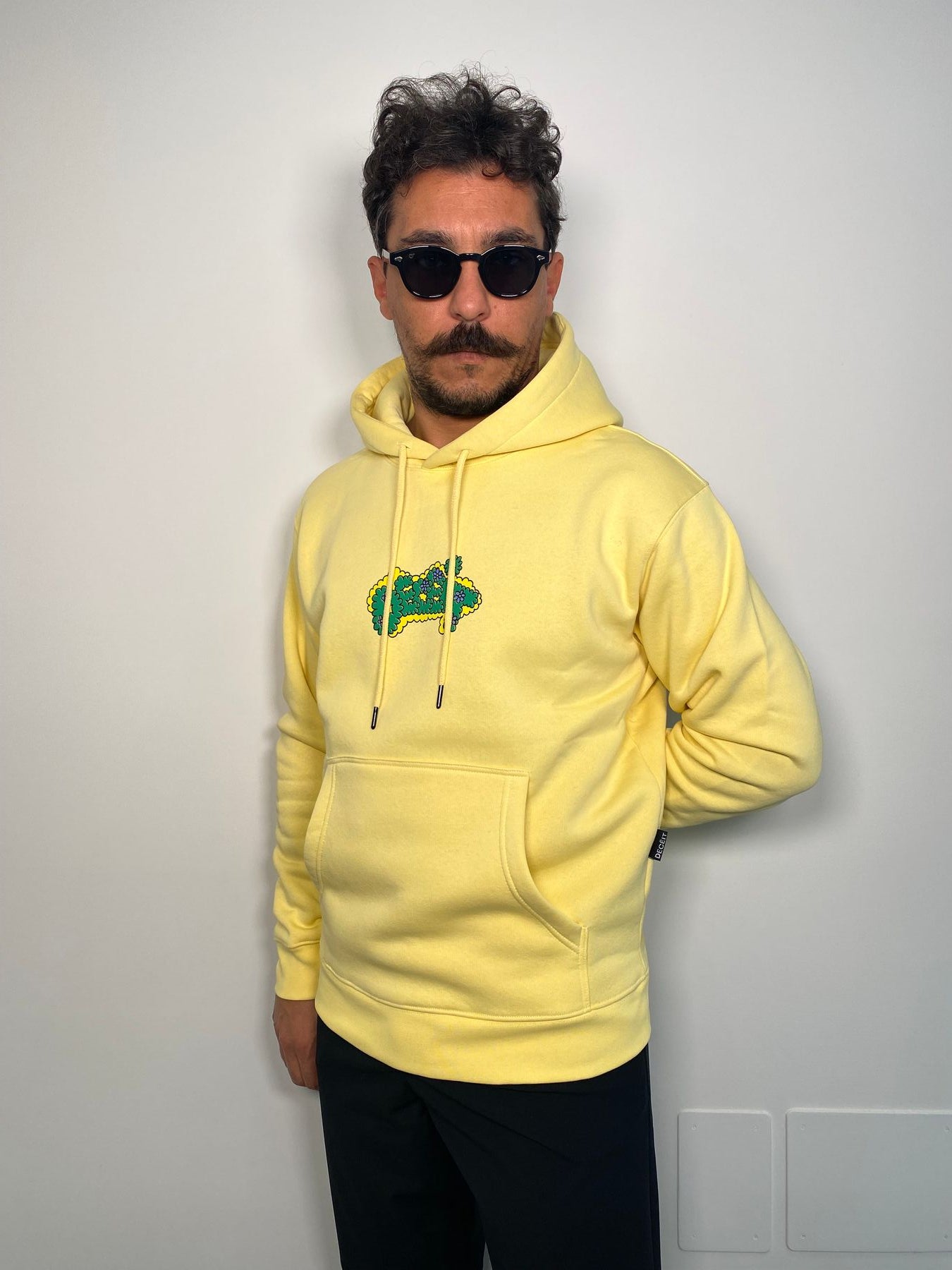 FELPA CAPPUCCIO CON STAMPA SUL RETRO "JUNGLE MAGIC" - REGULAR FIT