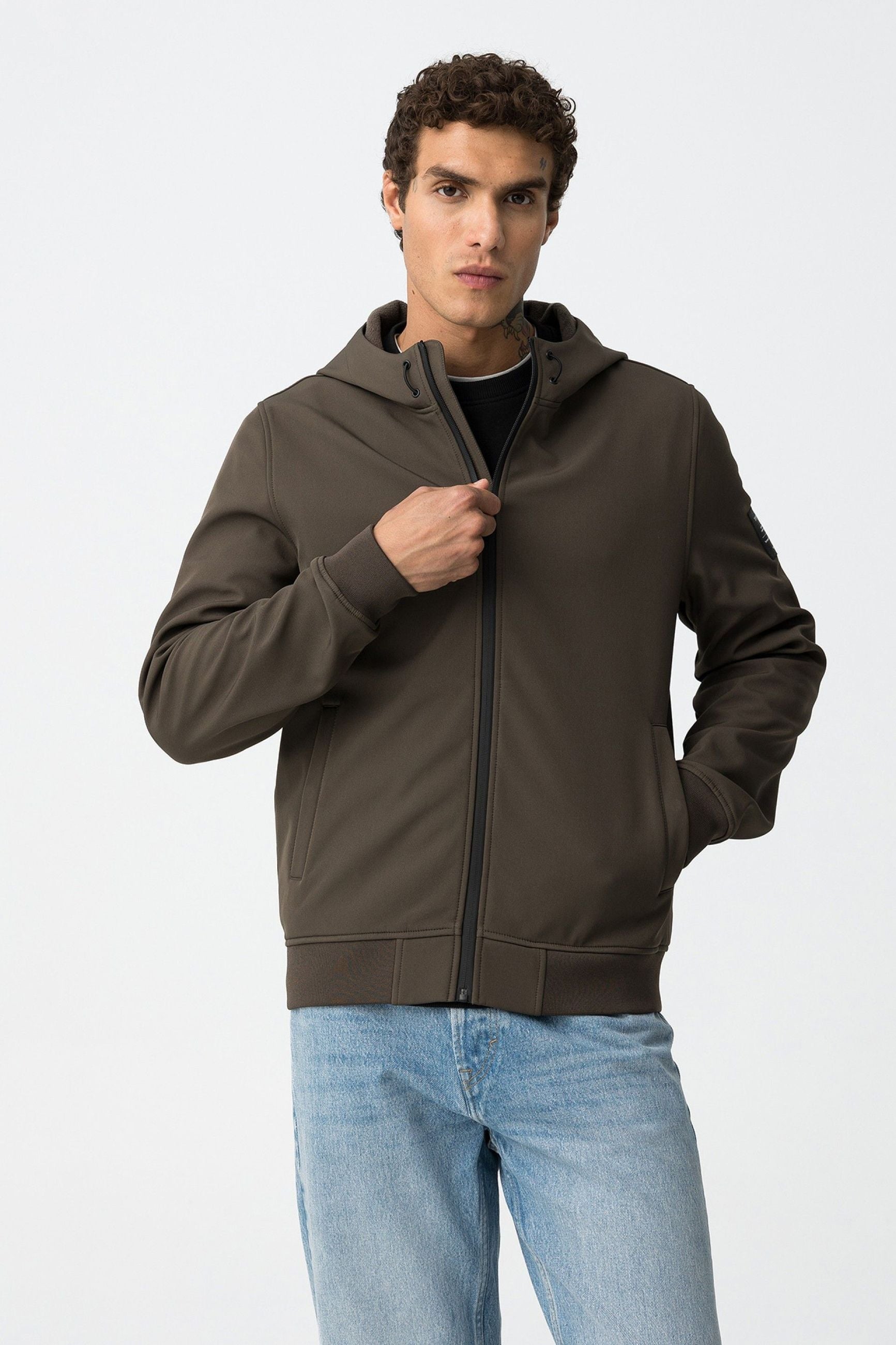 GIUBBINO PRYOR IN TESSUTO TECNICO CON CAPPUCCIO ED ELASTICO AL FONDO, ANTIPIOGGIA E CHIUSURA TERMICA - REGULAR FIT 10063157.TOR
