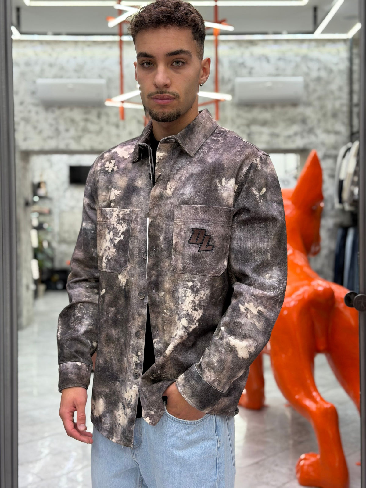 OVERSHIRT IN DENIM EFFETTO CANDEGGIATO CON TASCHE A TOPPA - RELAXED FIT GLW7847S