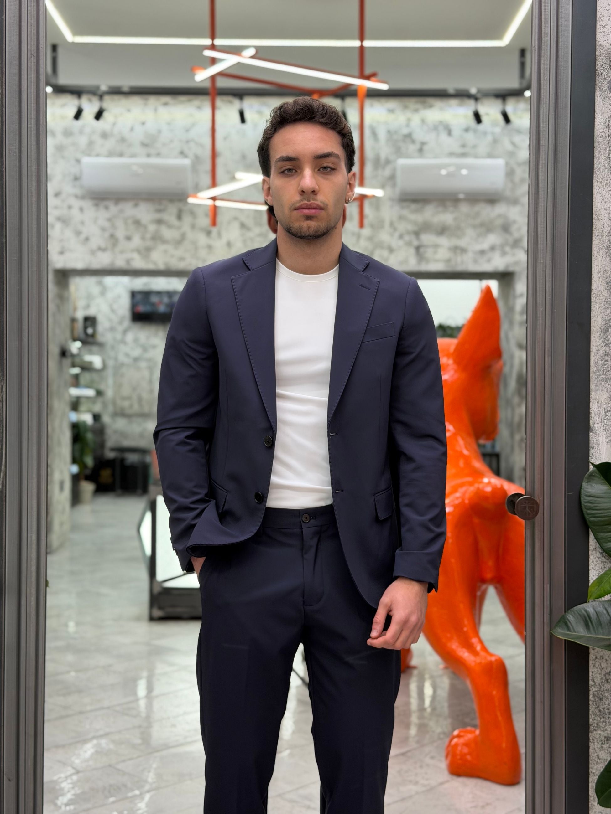 ABITO COMPLETO IN TESSUTO TECNICO NO STIRO CON GIACCA MONOPETTO E PANTALONE REGULAR FIT 26S01AB.BLU