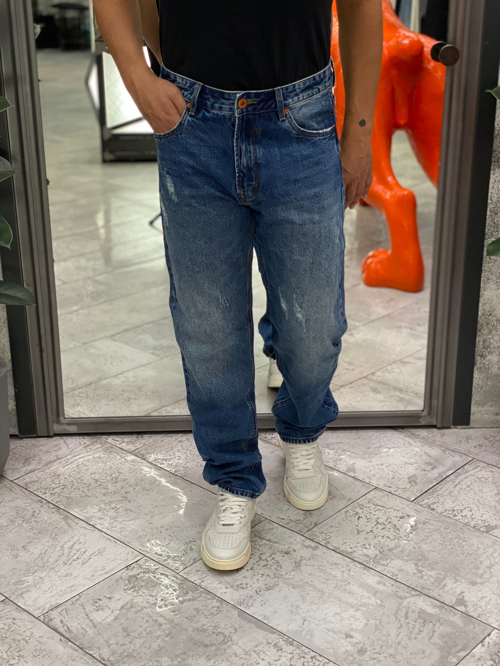 JEANS ALEX VINTAGE WASH CON STRAPPI E RIVETTI E BOTTONI A CONTRASTO - STRAIGHT FIT GL6366Q