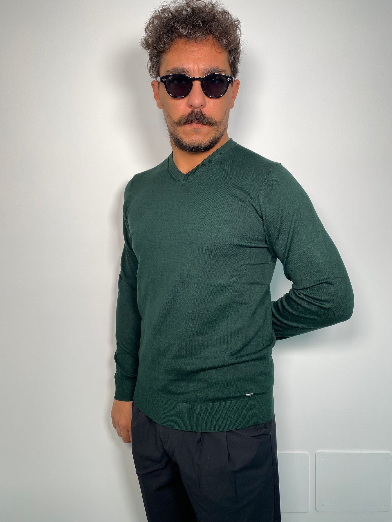 MAGLIA SCOLLO V BASIC IN MISTO VISCOSA FINEZZA 12 - REGULAR FIT