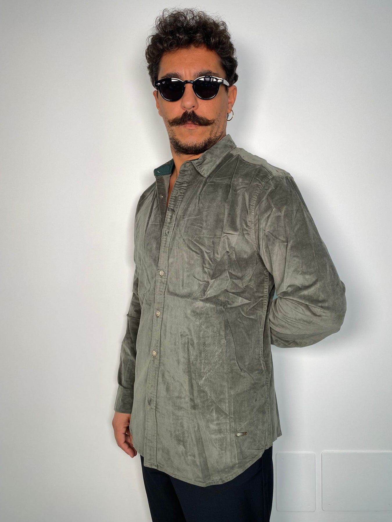 CAMICIA IN VELLUTO A COSTE ELASTICIZZATO - SLIM FIT