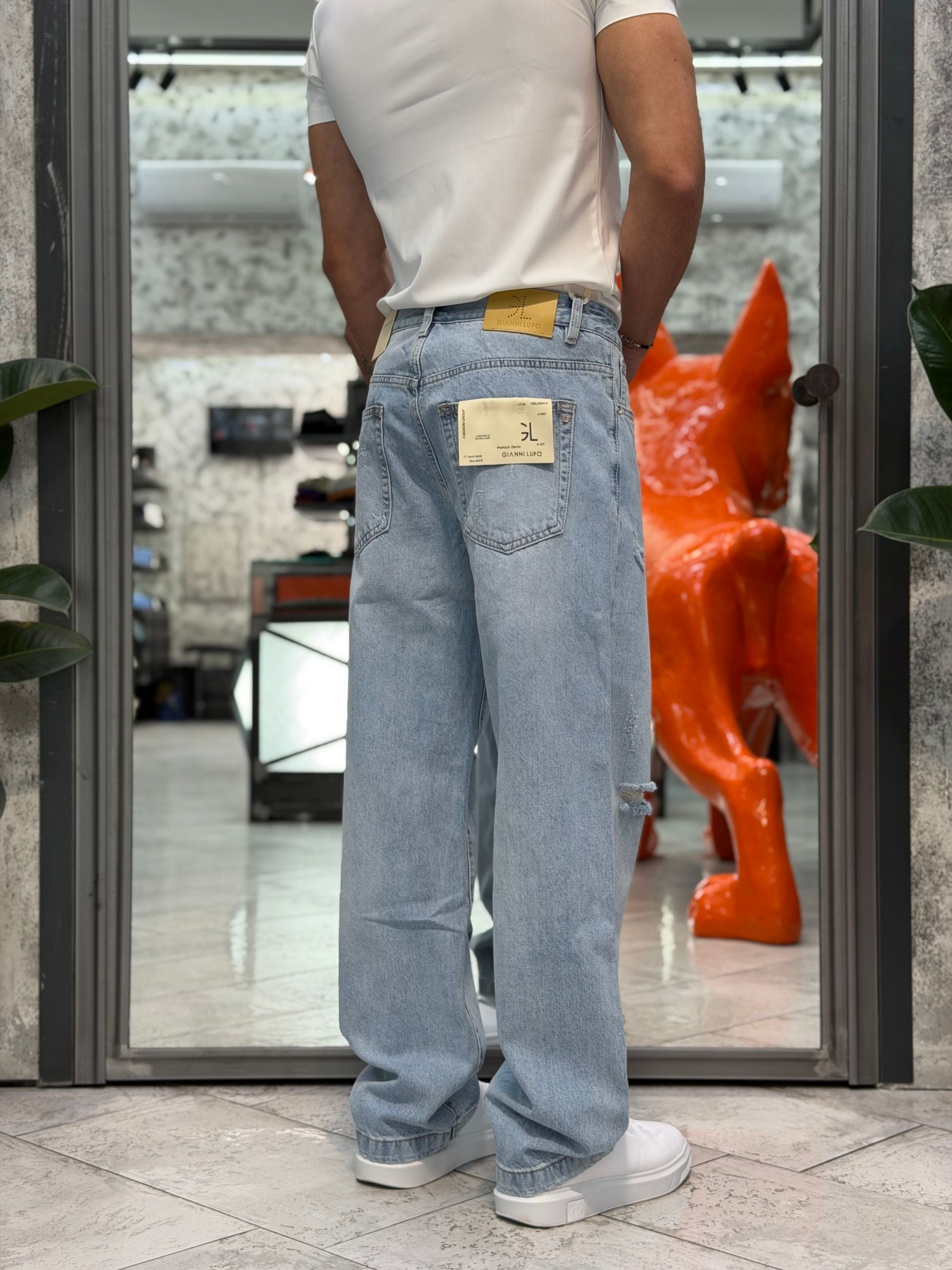 JEANS MAX LIGHT WASH CON MICRO ABRASIONI - WIDE FIT GL6392Q