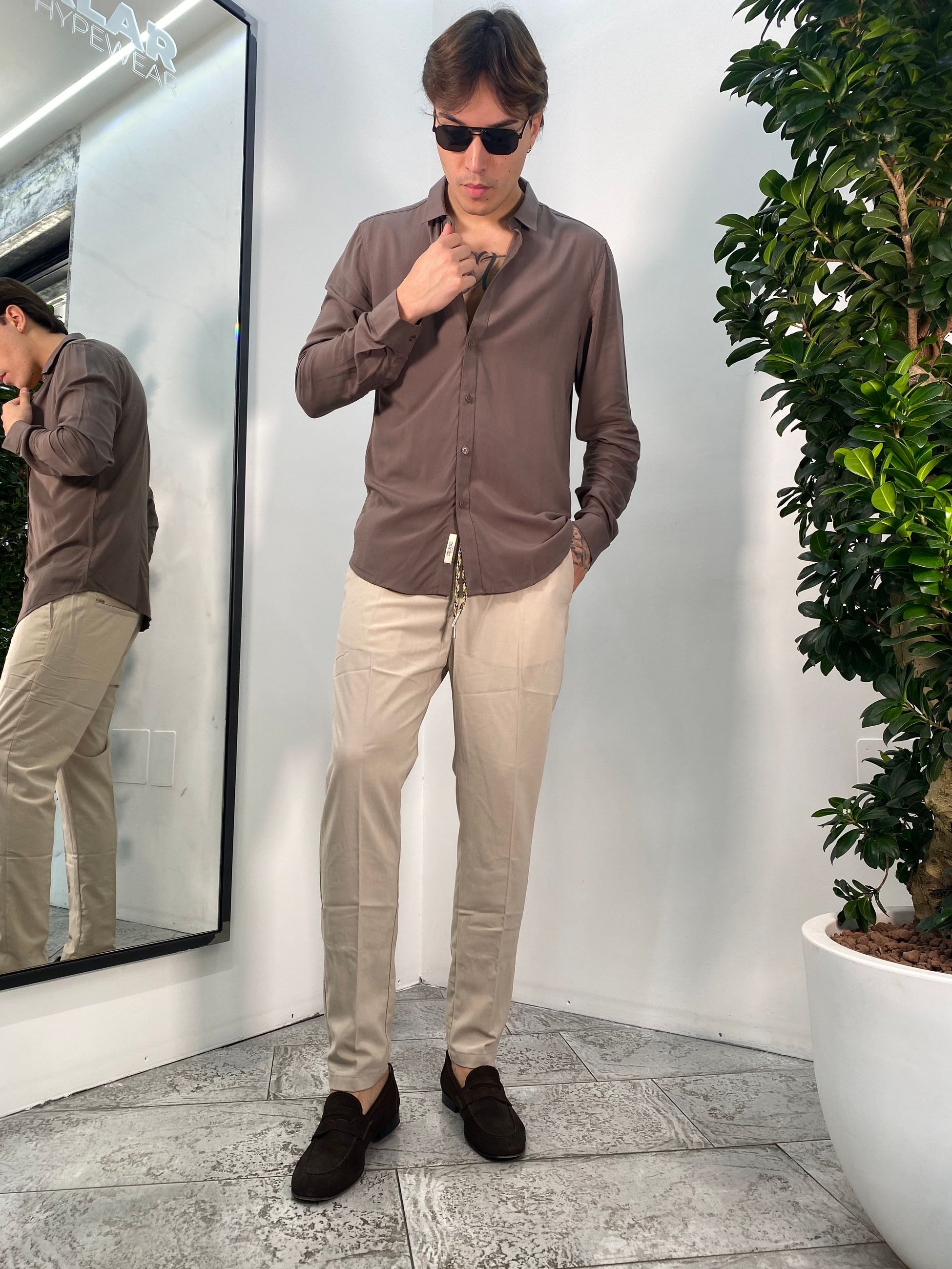 CAMICIA BASIC COLLO PICCOLO IN MORBIDA E LEGGERA VISCOSA - REGULAR FIT GL7677S-S25.MUD