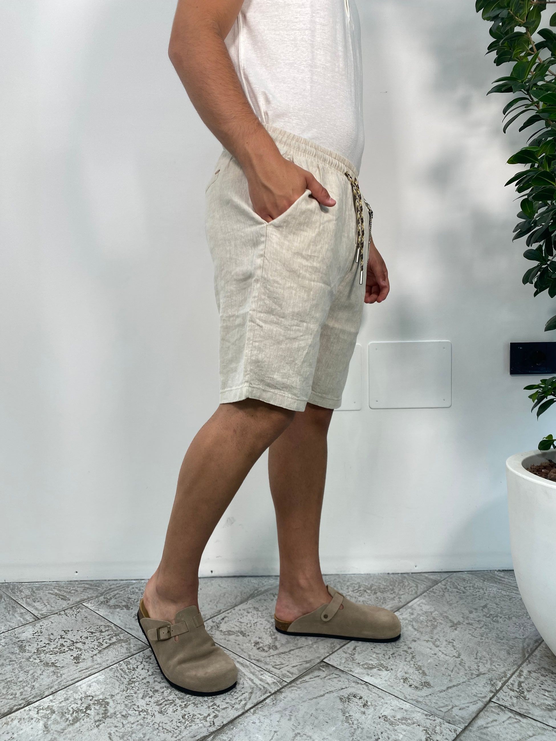 BERMUDA IN 100% LINO CON LACCIO E ACCESSORIO CATENA REMOVIBILE - REGULAR FIT FJ3269-S25.SAB