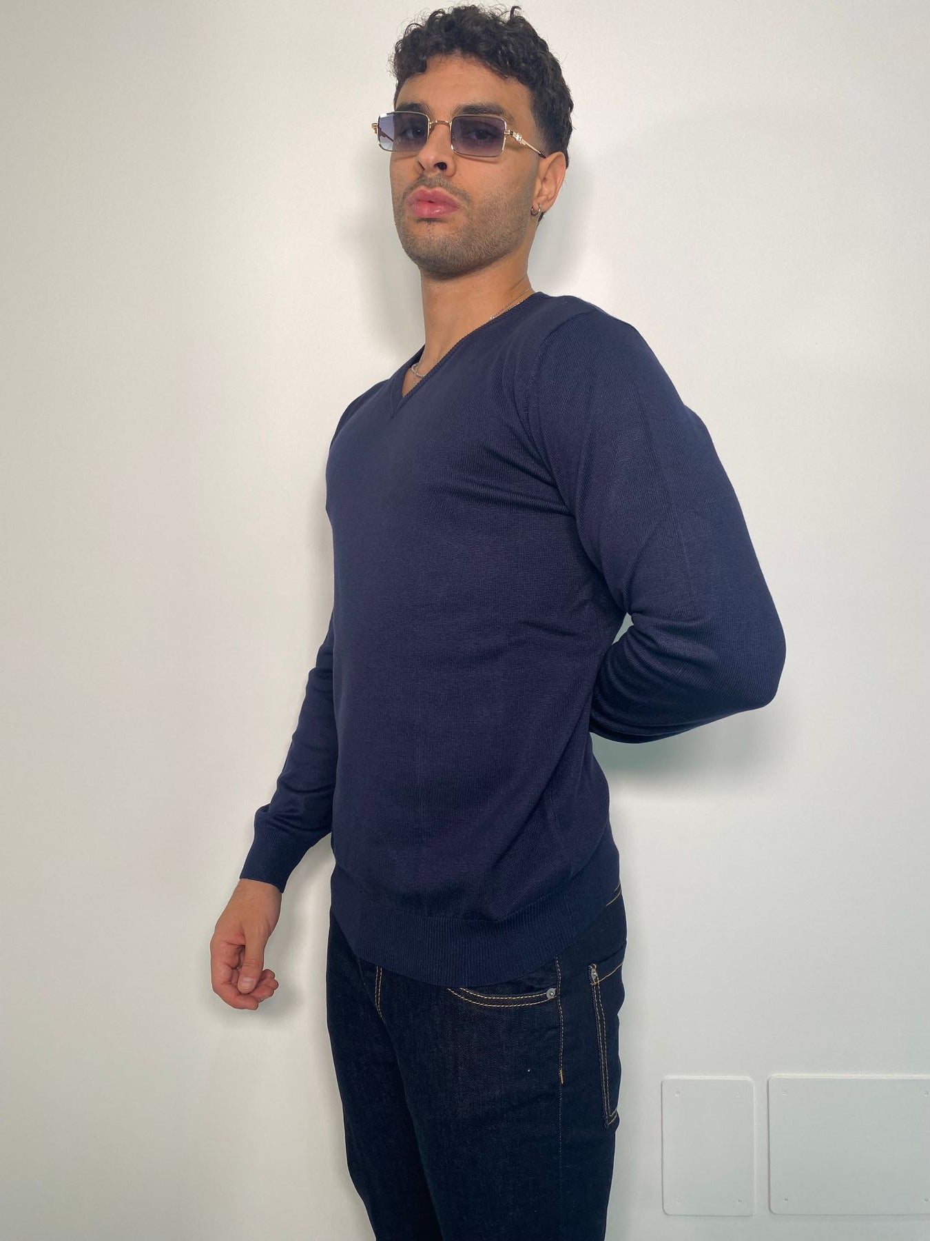 MAGLIA SCOLLO V BASIC IN MISTO VISCOSA - REGULAR FIT