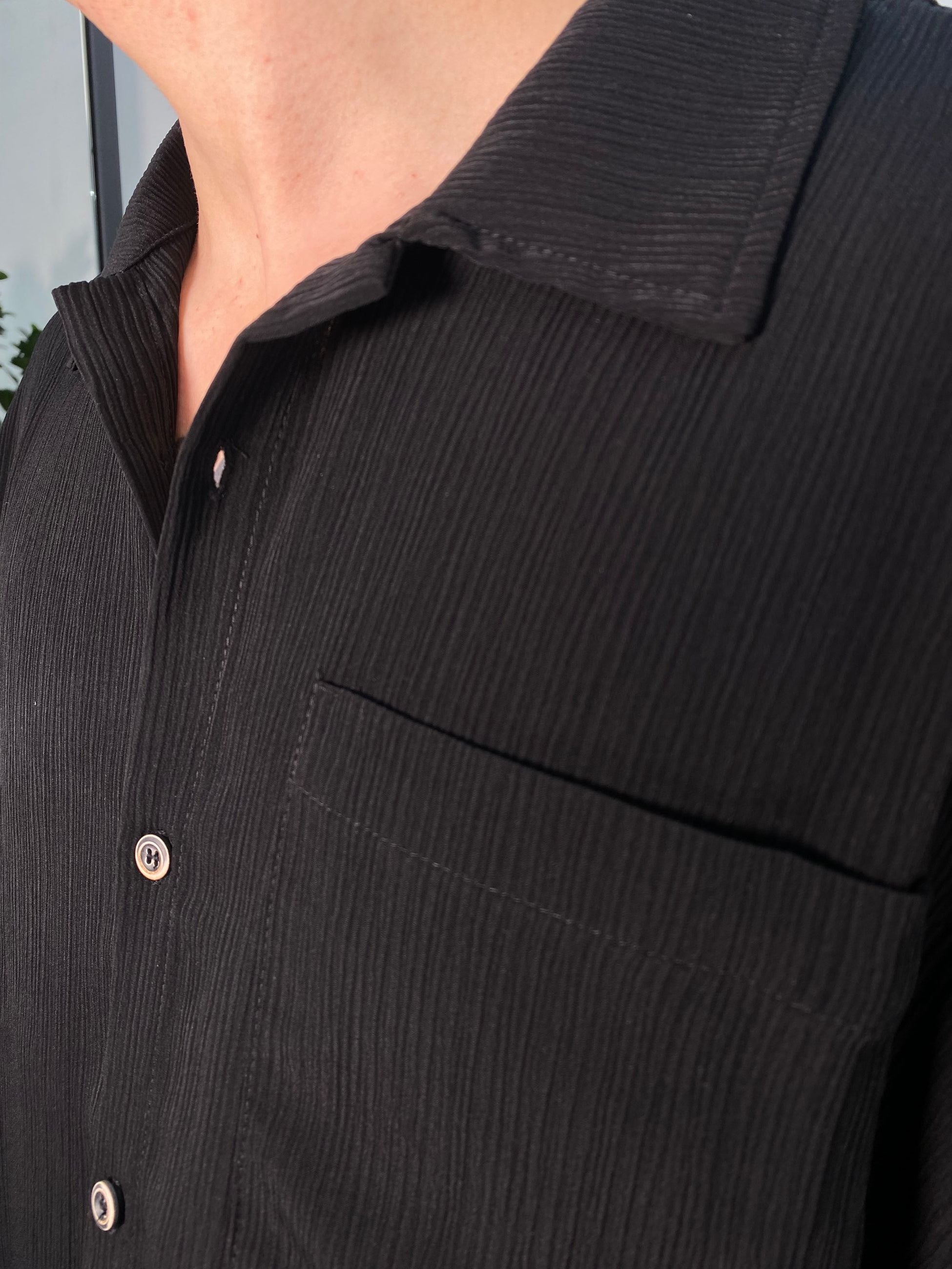 CAMICIA IN VISCOSA MANICA CORTA DA COORDINATO CON TASCHINO LATO CUORE IN TESSUTO EFFETTO PLISSE' - BOXY FIT FD281 - CAM511