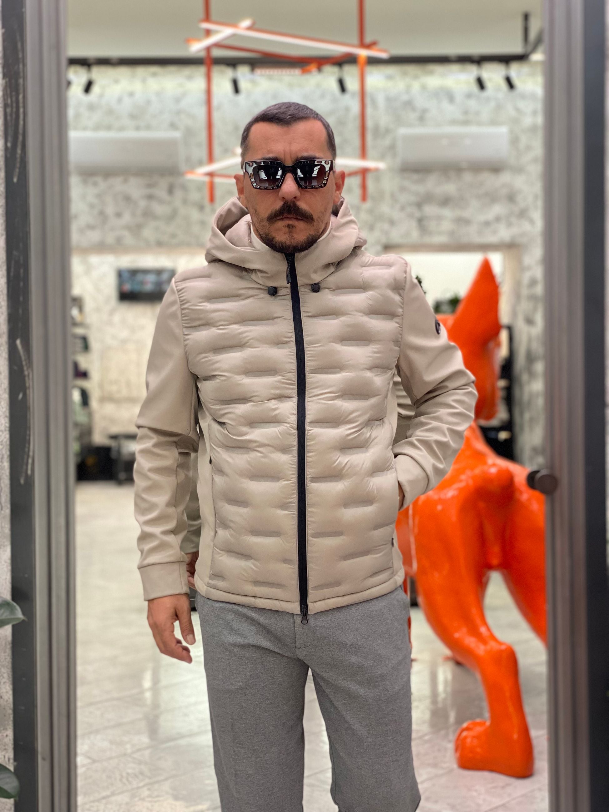 GIUBBINO NYLON CON CAPPUCCIO TRAPUNTATO IN TESSUTO SOFTSHELL STRETCH - REGULAR FIT MK9940015.BEI