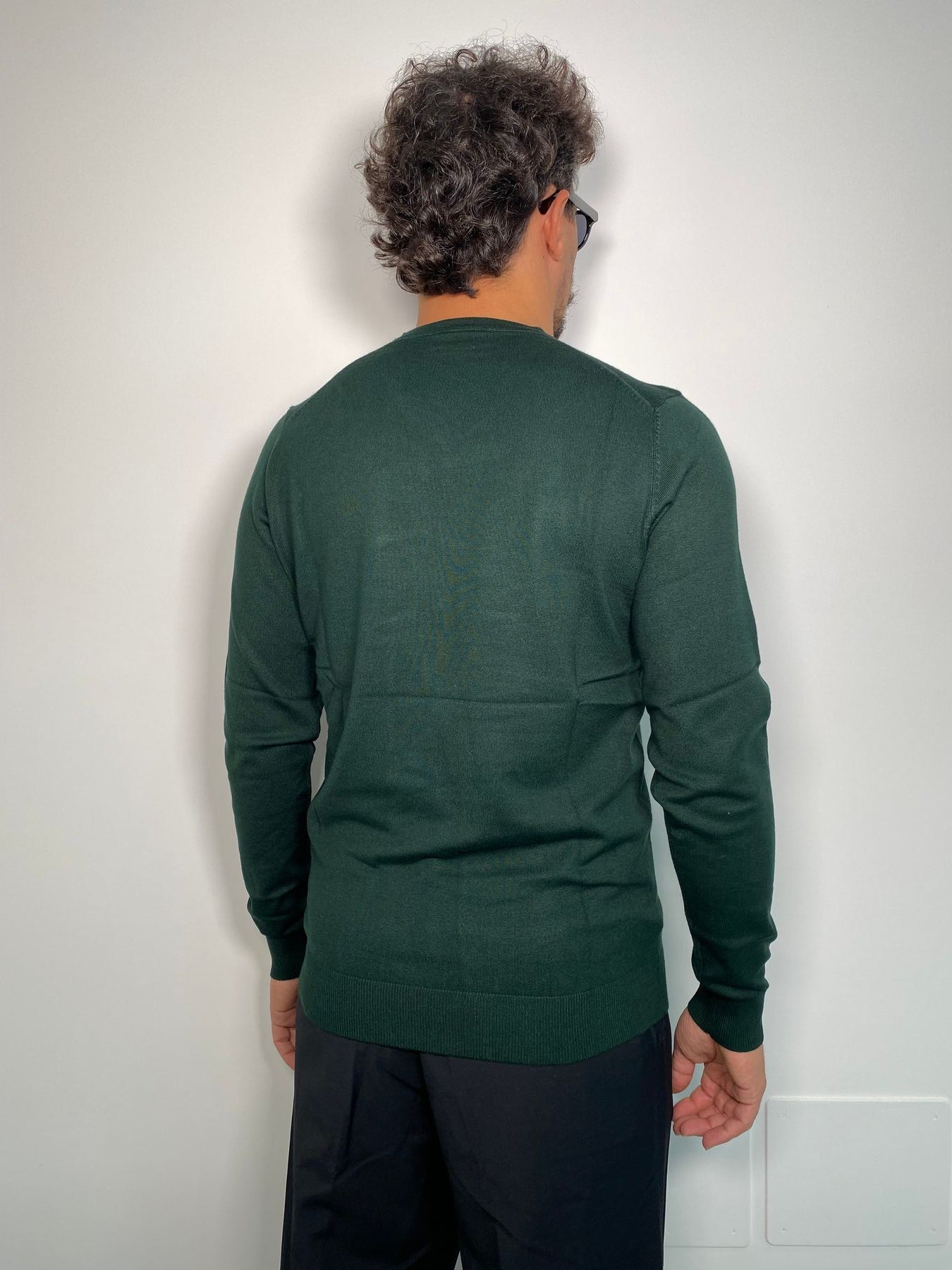 MAGLIA SCOLLO V BASIC IN MISTO VISCOSA FINEZZA 12 - REGULAR FIT