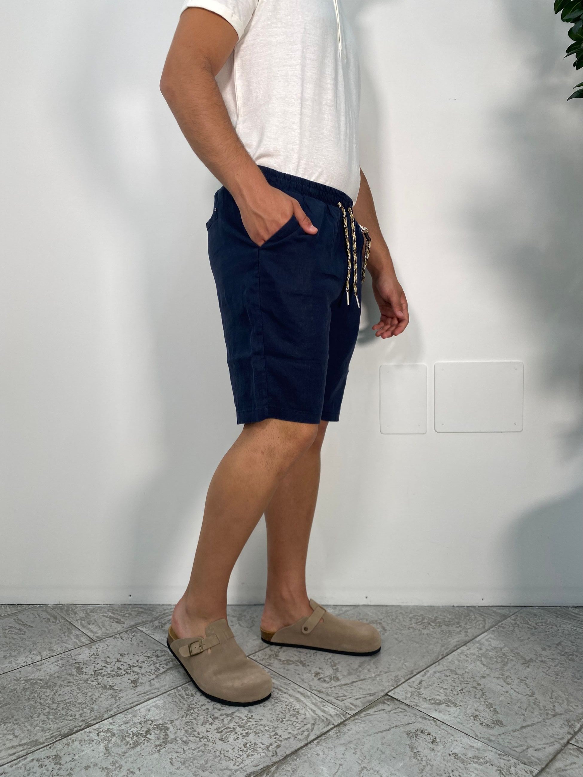 BERMUDA IN 100% LINO CON LACCIO E ACCESSORIO CATENA REMOVIBILE - REGULAR FIT FJ3269-S25.BLU