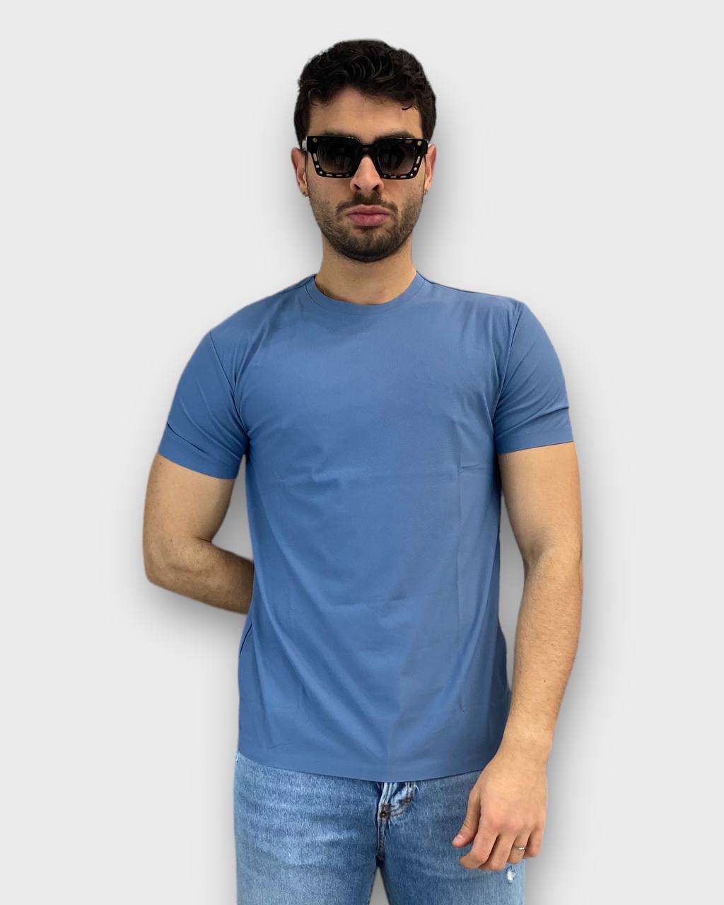 T-SHIRT BASIC IN TESSUTO EXTRA LIGHT ELASTICIZZATO - REGULAR FIT
