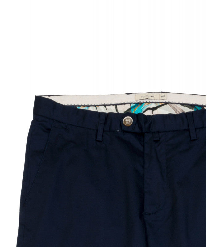 PANTALONE CHINOS TASCA AMERICA CON DETTAGLI SARTORIALI IN COTONE ELASTICIZZATO - SLIM FIT
