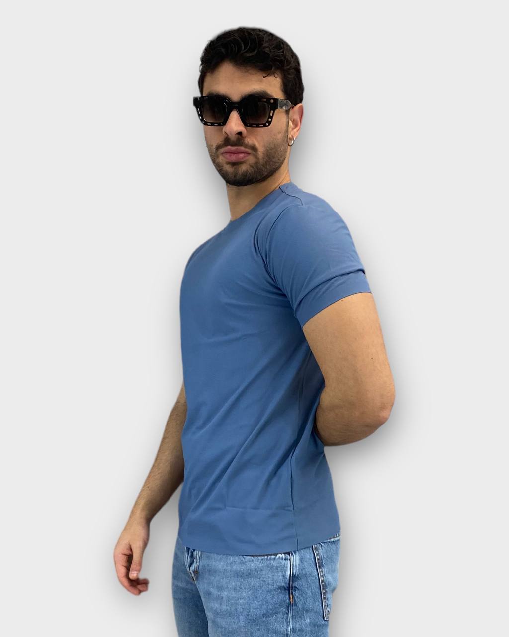 T-SHIRT BASIC IN TESSUTO EXTRA LIGHT ELASTICIZZATO - REGULAR FIT