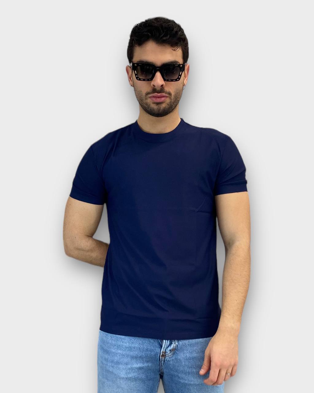 T-SHIRT BASIC IN TESSUTO EXTRA LIGHT ELASTICIZZATO - REGULAR FIT