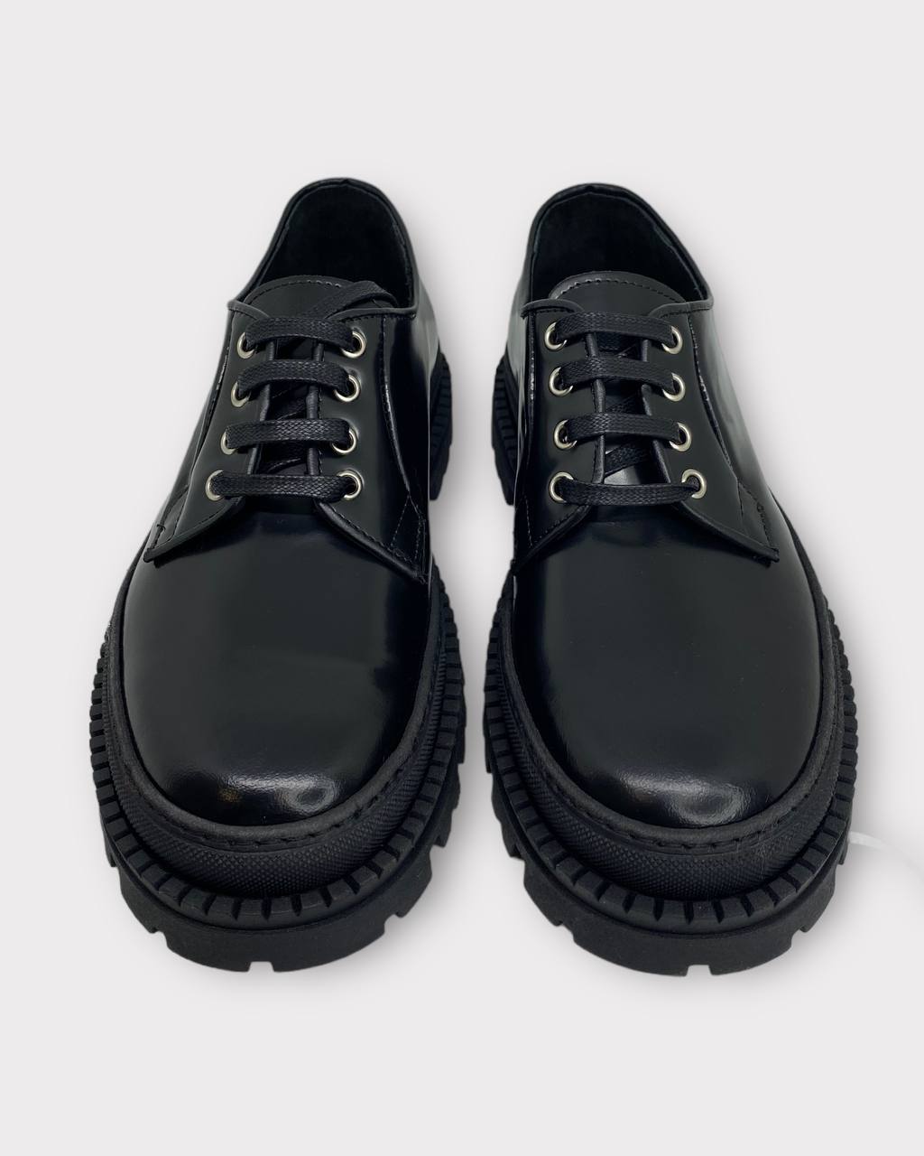 SCARPE STRINGATE IN PELLE SPAZZOLATA LUCIDA CON SUOLA CARROARMATO