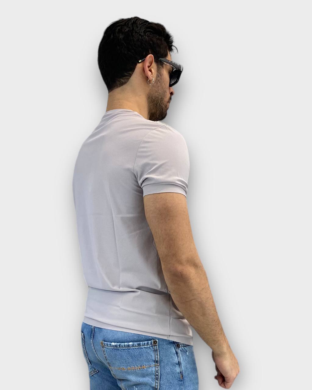 T-SHIRT BASIC IN TESSUTO EXTRA LIGHT ELASTICIZZATO - REGULAR FIT
