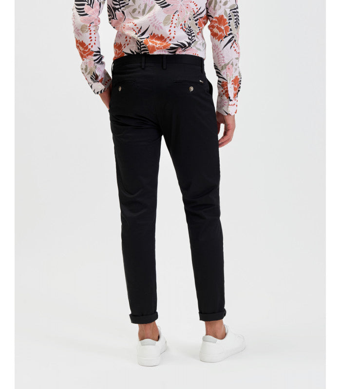 PANTALONE CHINOS TASCA AMERICA CON DETTAGLI SARTORIALI IN COTONE ELASTICIZZATO - SLIM FIT