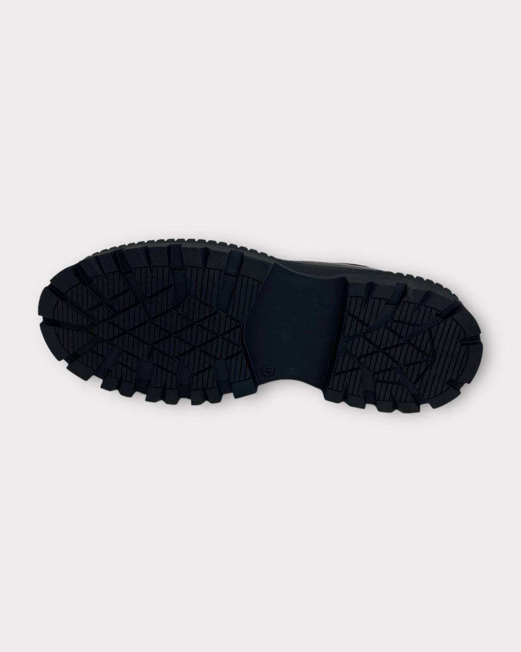 SCARPE STRINGATE IN PELLE SPAZZOLATA LUCIDA CON SUOLA CARROARMATO