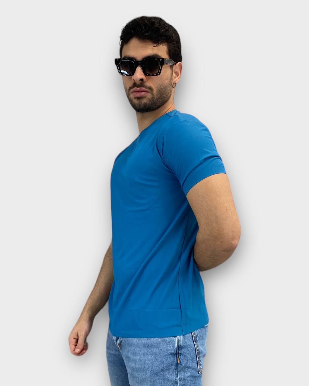 T-SHIRT BASIC IN TESSUTO EXTRA LIGHT ELASTICIZZATO - REGULAR FIT