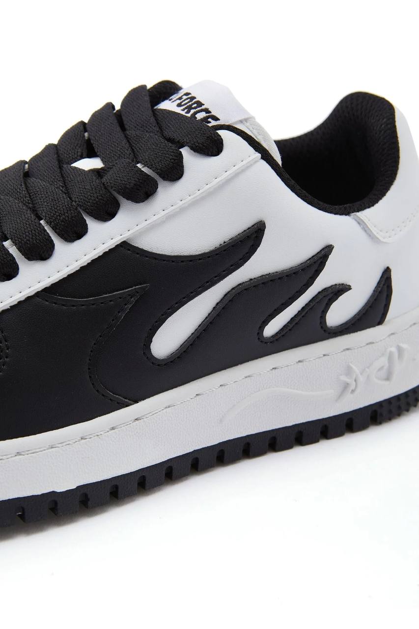 SNEAKERS BASSE IN PELLE CON EFFETTO FIAMME SUI LATI E PASSALACCIO GIALLO IN GOMMA - ACU FORCE
