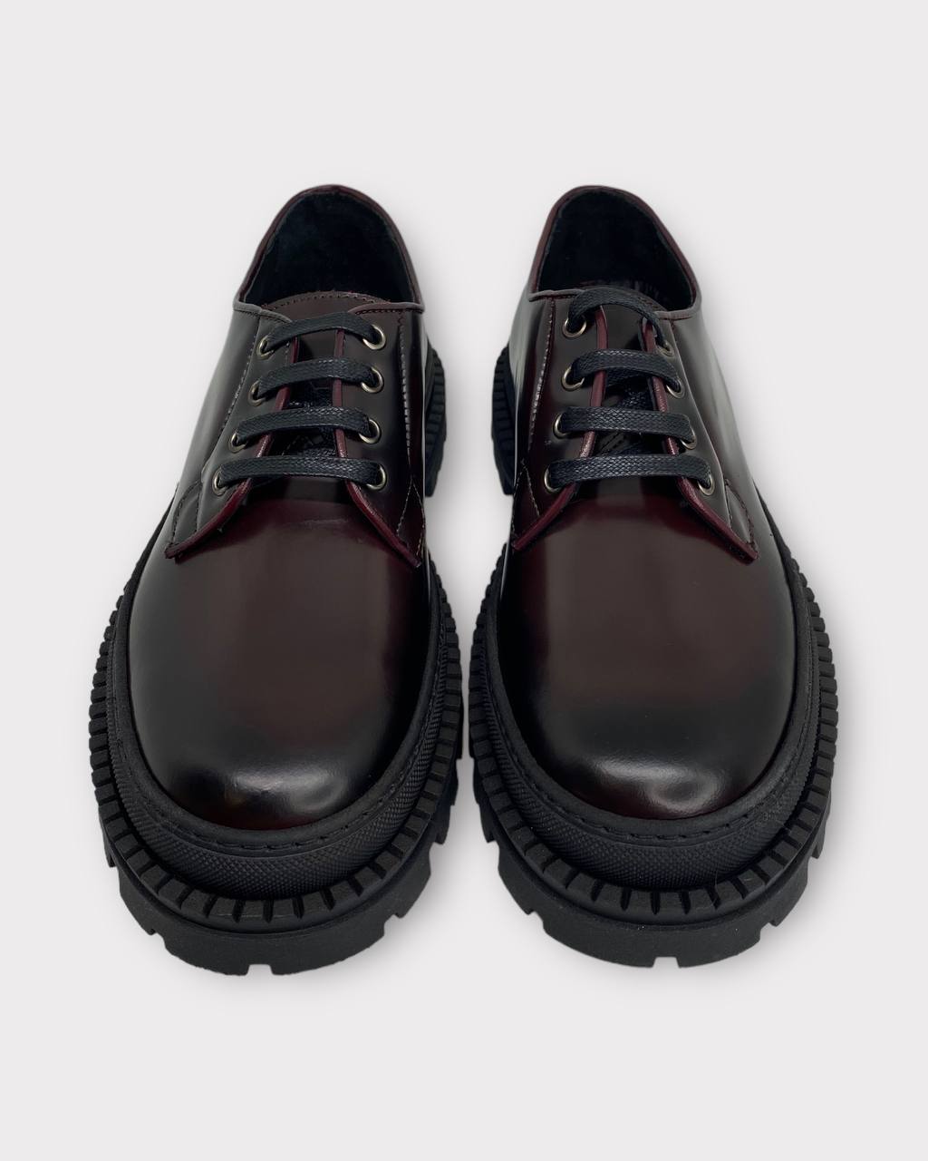 SCARPE STRINGATE IN PELLE SPAZZOLATA LUCIDA CON SUOLA CARROARMATO