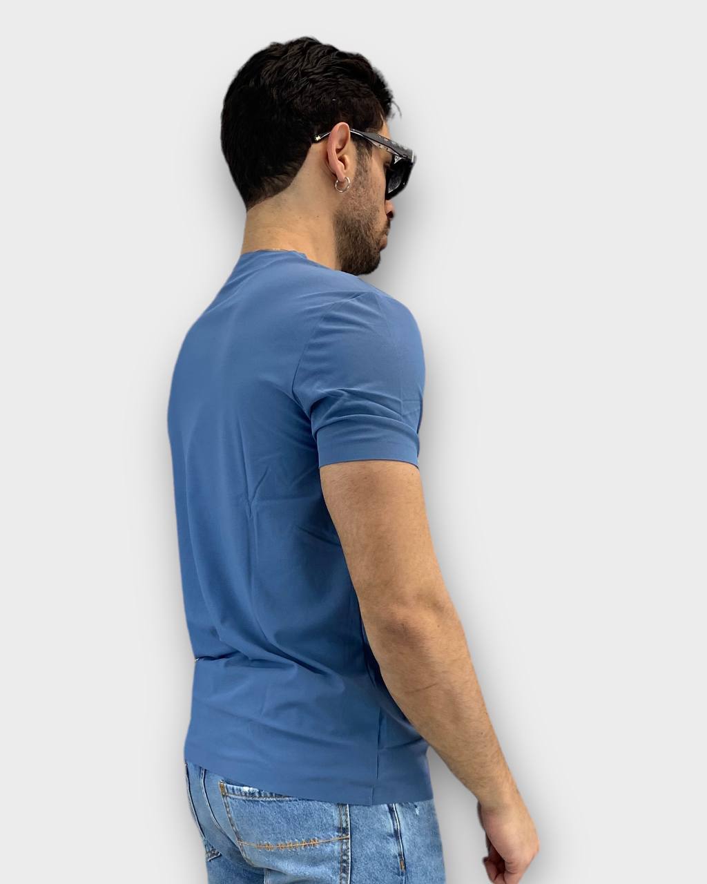 T-SHIRT BASIC IN TESSUTO EXTRA LIGHT ELASTICIZZATO - REGULAR FIT