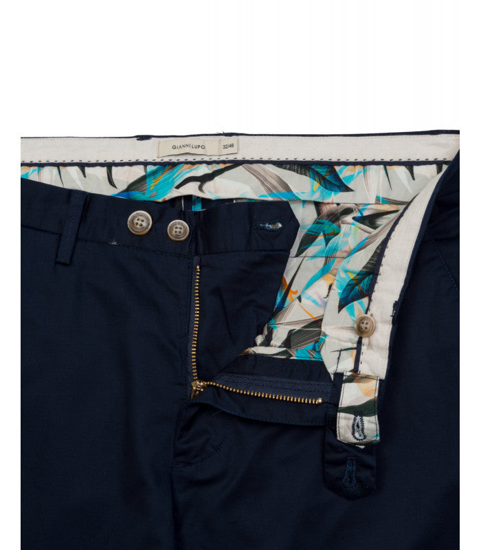 PANTALONE CHINOS TASCA AMERICA CON DETTAGLI SARTORIALI IN COTONE ELASTICIZZATO - SLIM FIT