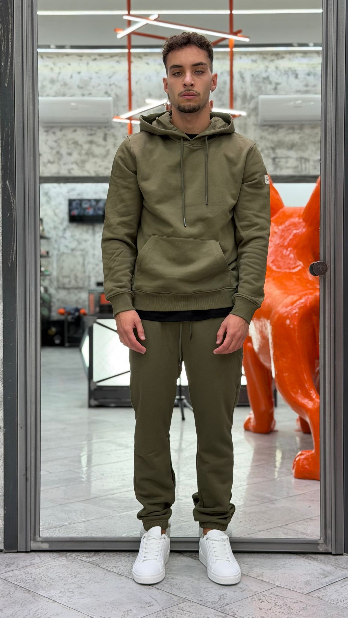 FELPA BASIC DA COMPLETO CON CAPPUCCIO E TASCONE FRONTALE - REGULAR FIT GL2242F-F26.VMIL