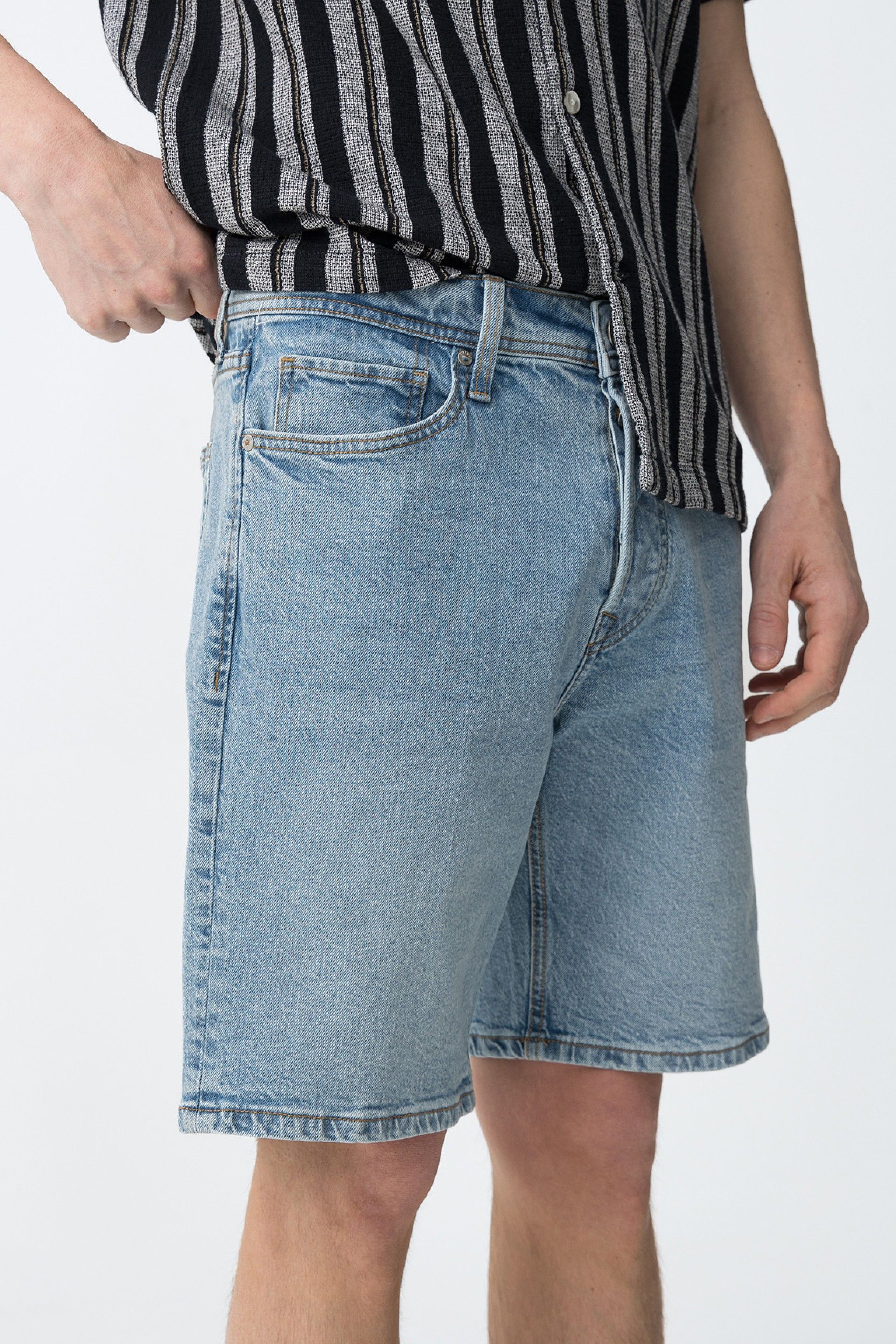 BERMUDA IN JEANS COLIN_15 LIGHT WASH - REGULAR FIT 10065047
