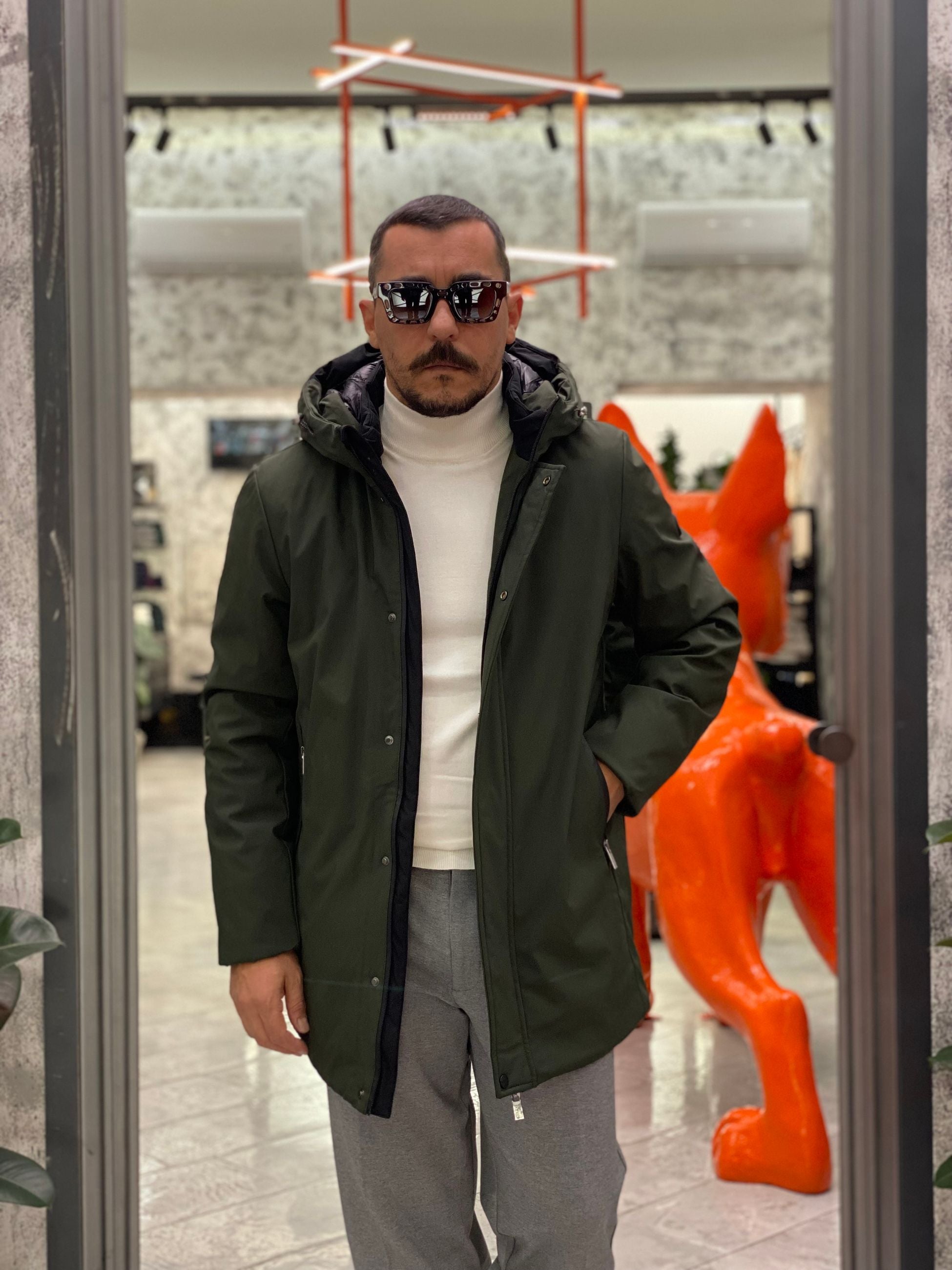 PARKA LUNGO CON CAPPUCCIO IN TESSUTO TECNICO WATERPROOF & WINDPROOF - REGULAR FIT MK24007-F25.VMIL