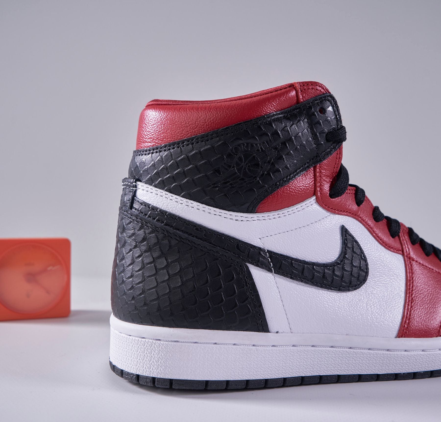 AIR JORDAN 1 HIGH CHICAGO SATIN SNAKE