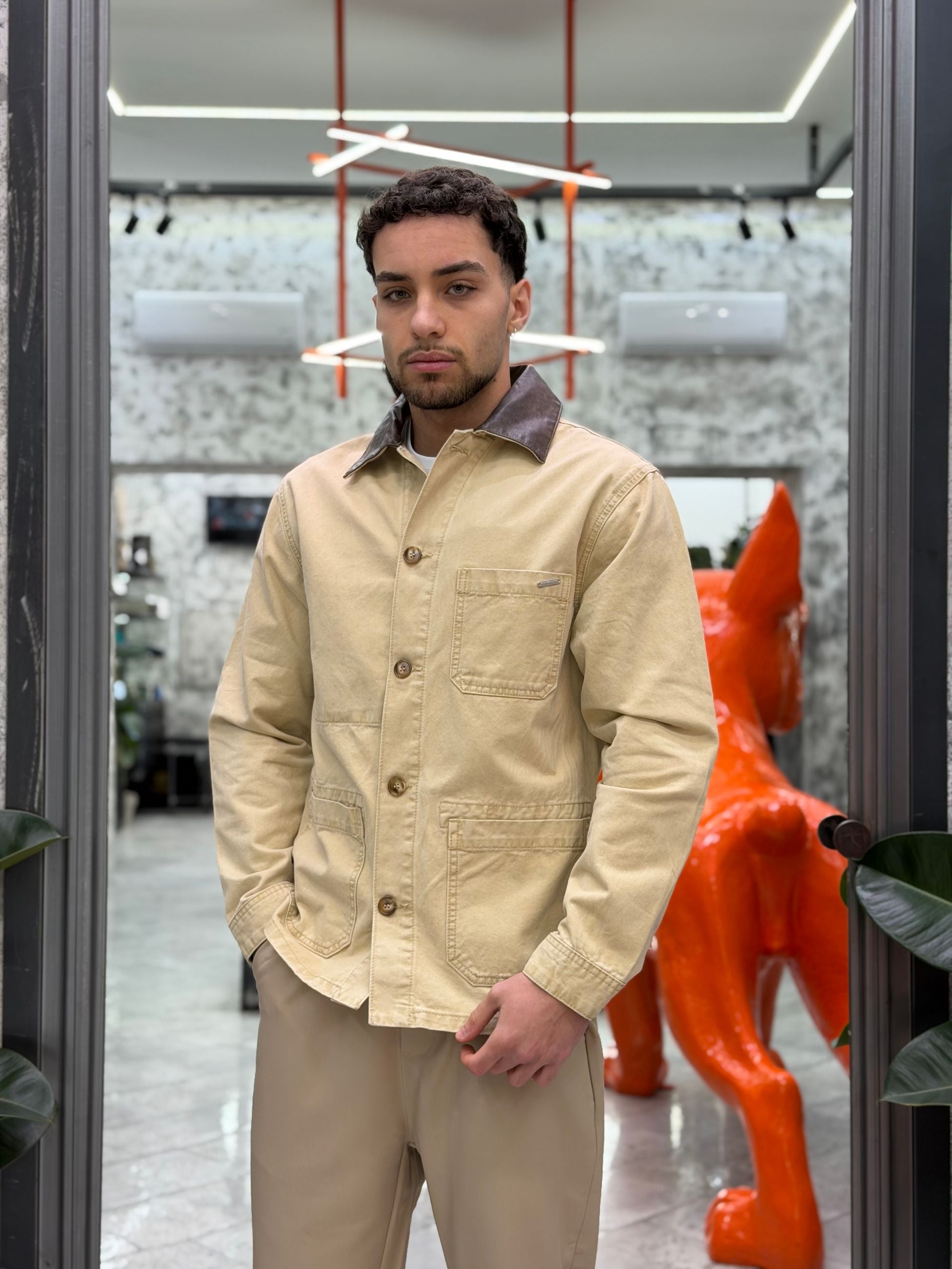 OVERSHIRT IN DENIM MODELLO BARBOUR TAGLIO GIACCA CON TASCHE A TOPPA E COLLETTO IN ECOPELLE - REGULAR FIT GL2537YH.CAM