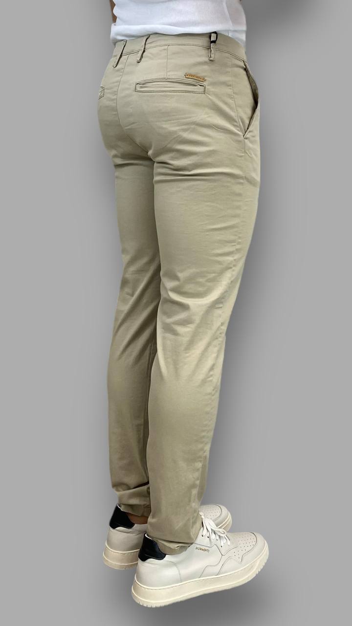 PANTALONE TASCA AMERICA BASIC IN COTONE ELASTICIZZATO - SLIM FIT