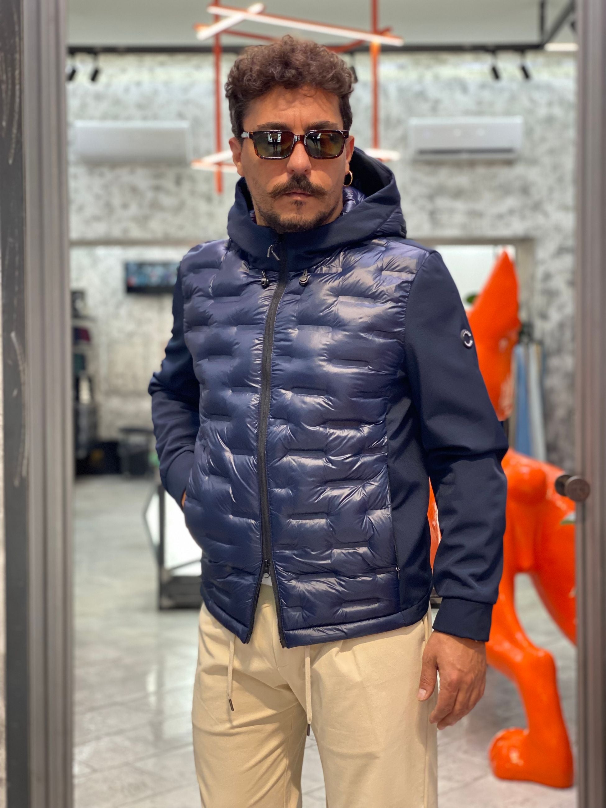 GIUBBINO NYLON CON CAPPUCCIO TRAPUNTATO IN TESSUTO SOFTSHELL STRETCH - REGULAR FIT MK9940015.BLU