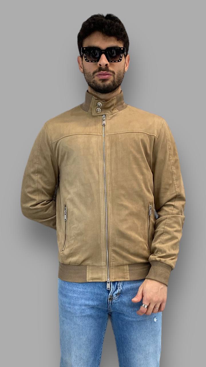 BOMBER EFFETTO CAMOSCIO, COLLO A IMBUTO CON BOTTONI, CHIUSURA ZIP, TASCHE LATERALI CON ZIP - REGULAR FIT