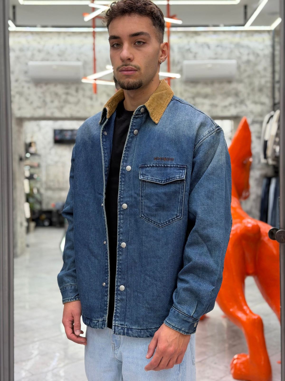 OVERJACKET IN DENIM CON TASCA A TOPPA LATO CUORE E COLLETTO VELLUTO IN CONTRASTO - RELAXED FIT GLW136G