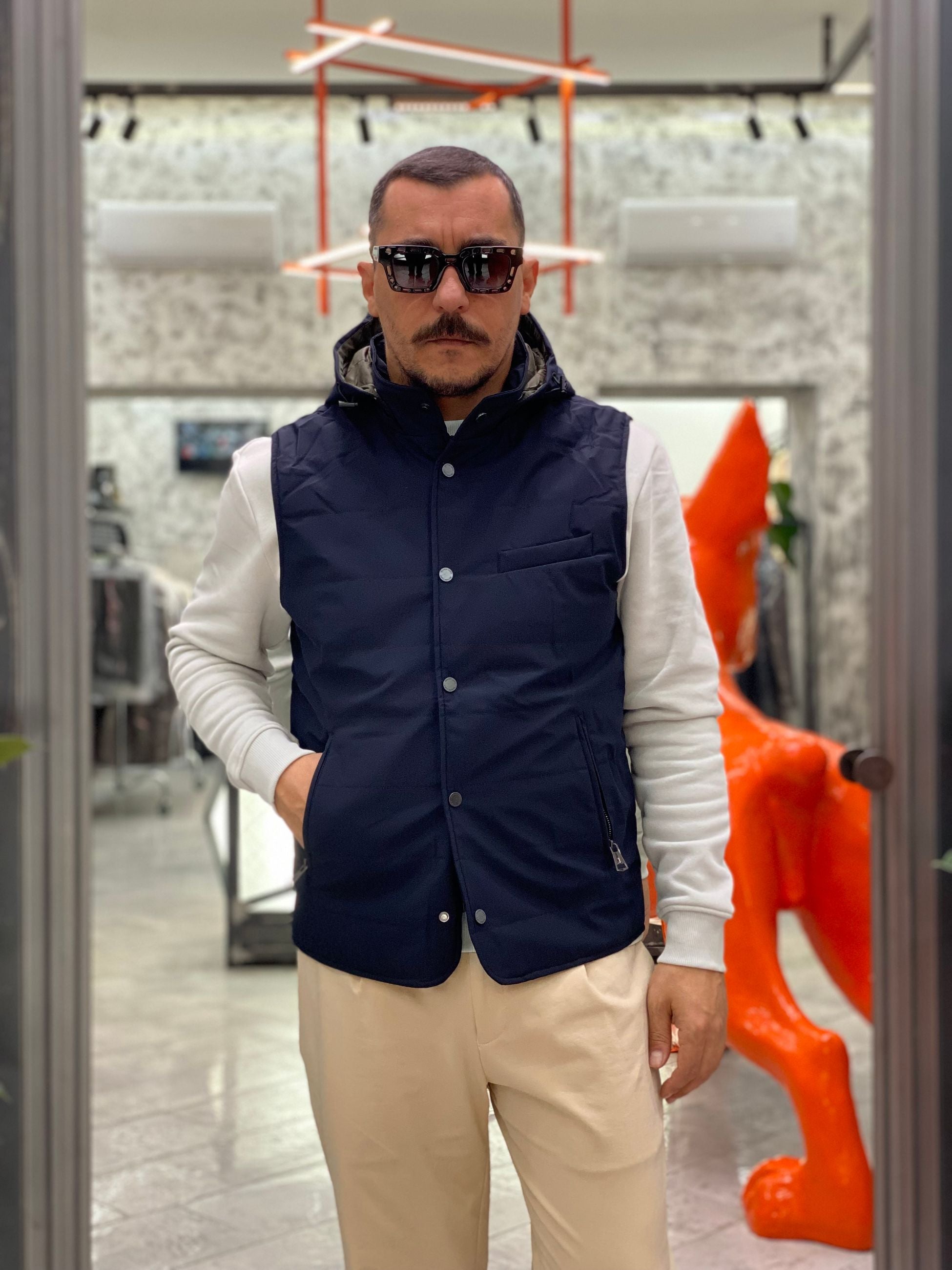 GIUBBINO SMANICATO IN LEGGERA IMBOTTITURA CON 44% DI LANA VERGINE - CAPPUCCIO REMVIBILE E CHIUSURA ZIP/BOTTONI AUTOMATICI - REGULAR FIT GL361R.BLU
