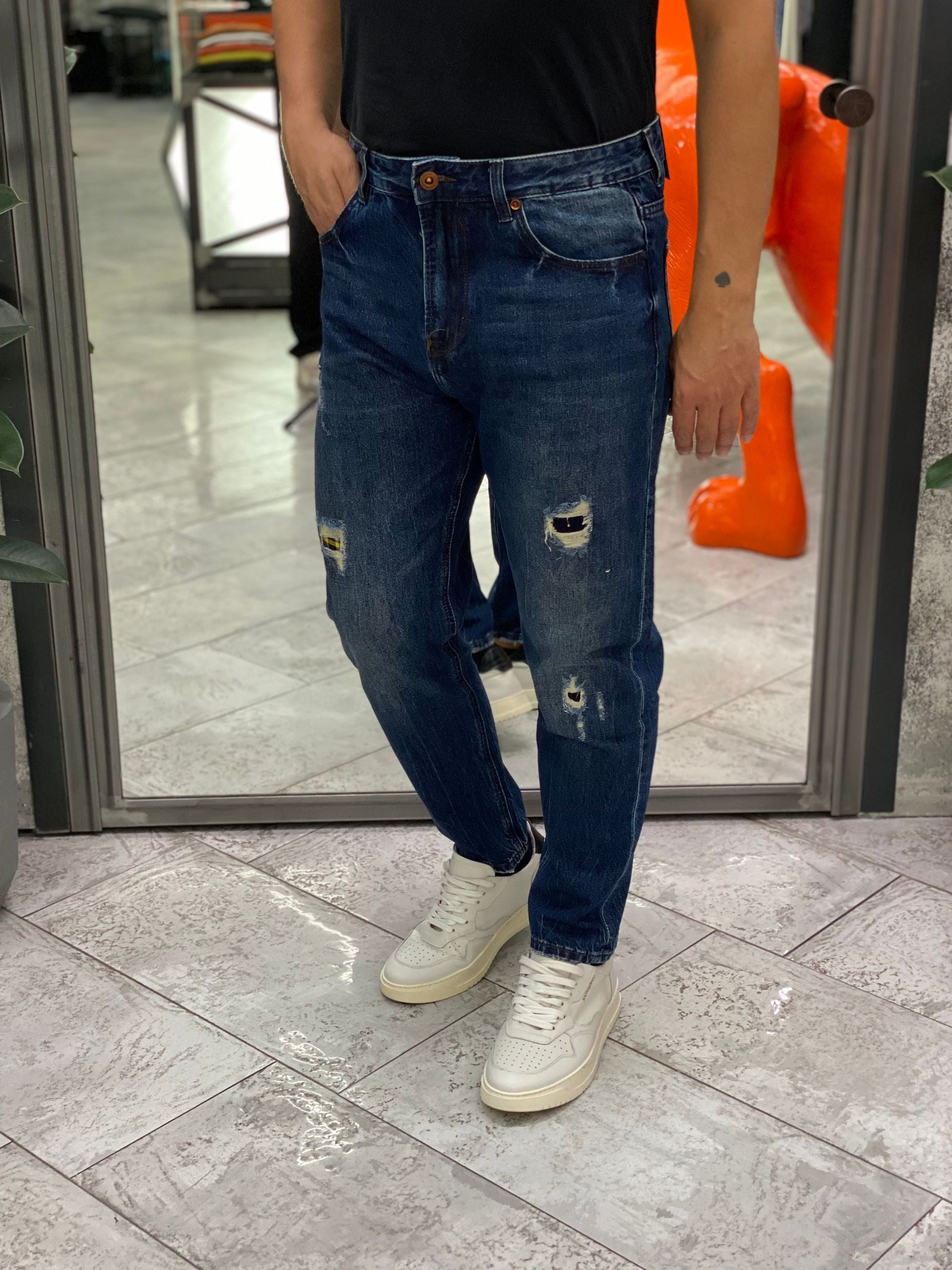 JEANS MIKE 5 TASCHE DARK WASH CON ABRASIONI - CARROT FIT GL6388Q