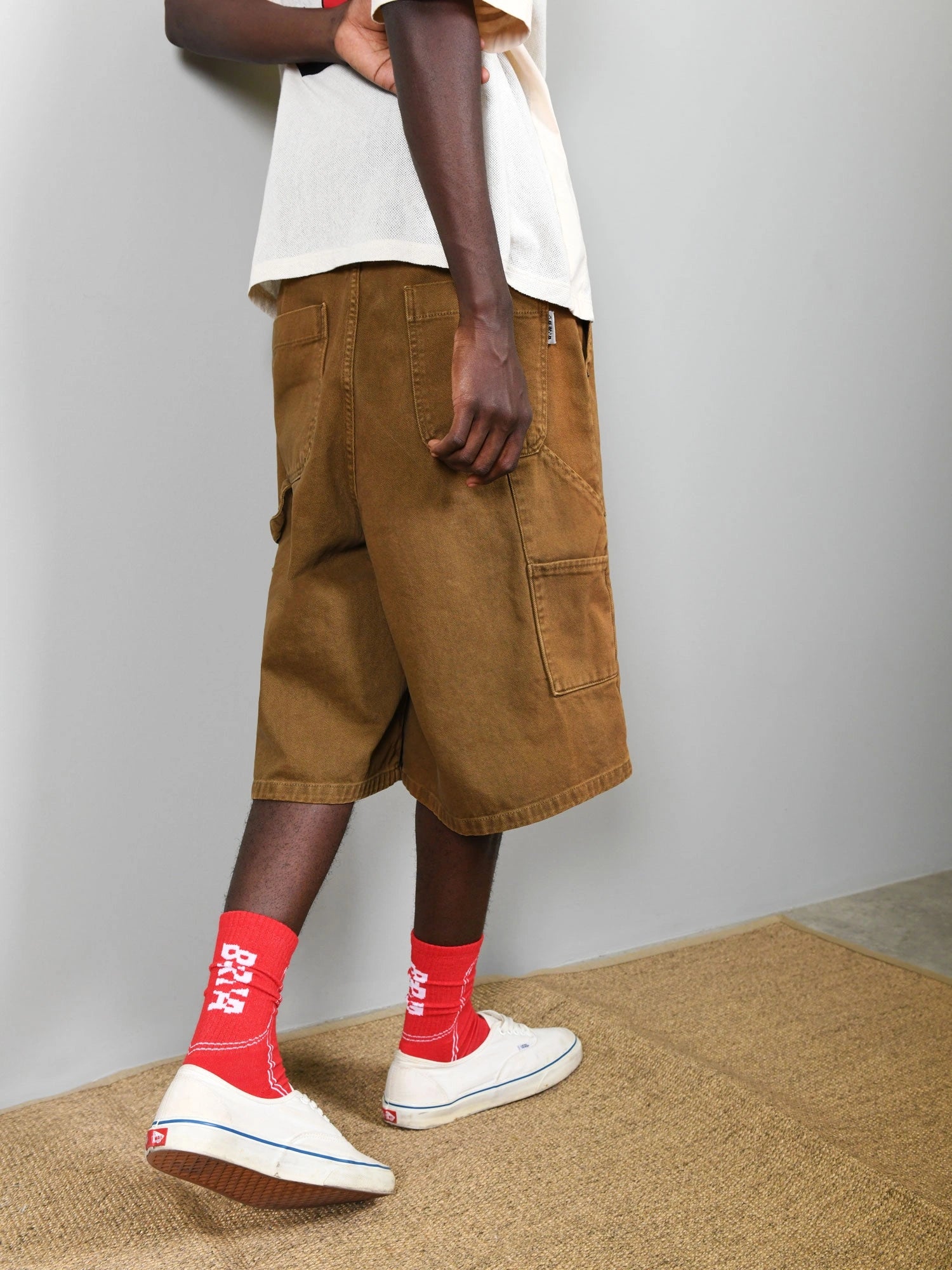 BERMUDA CARGO TASCONATO CON CUCITURE TON SUR TON - RELAXED FIT M-261010.BRU