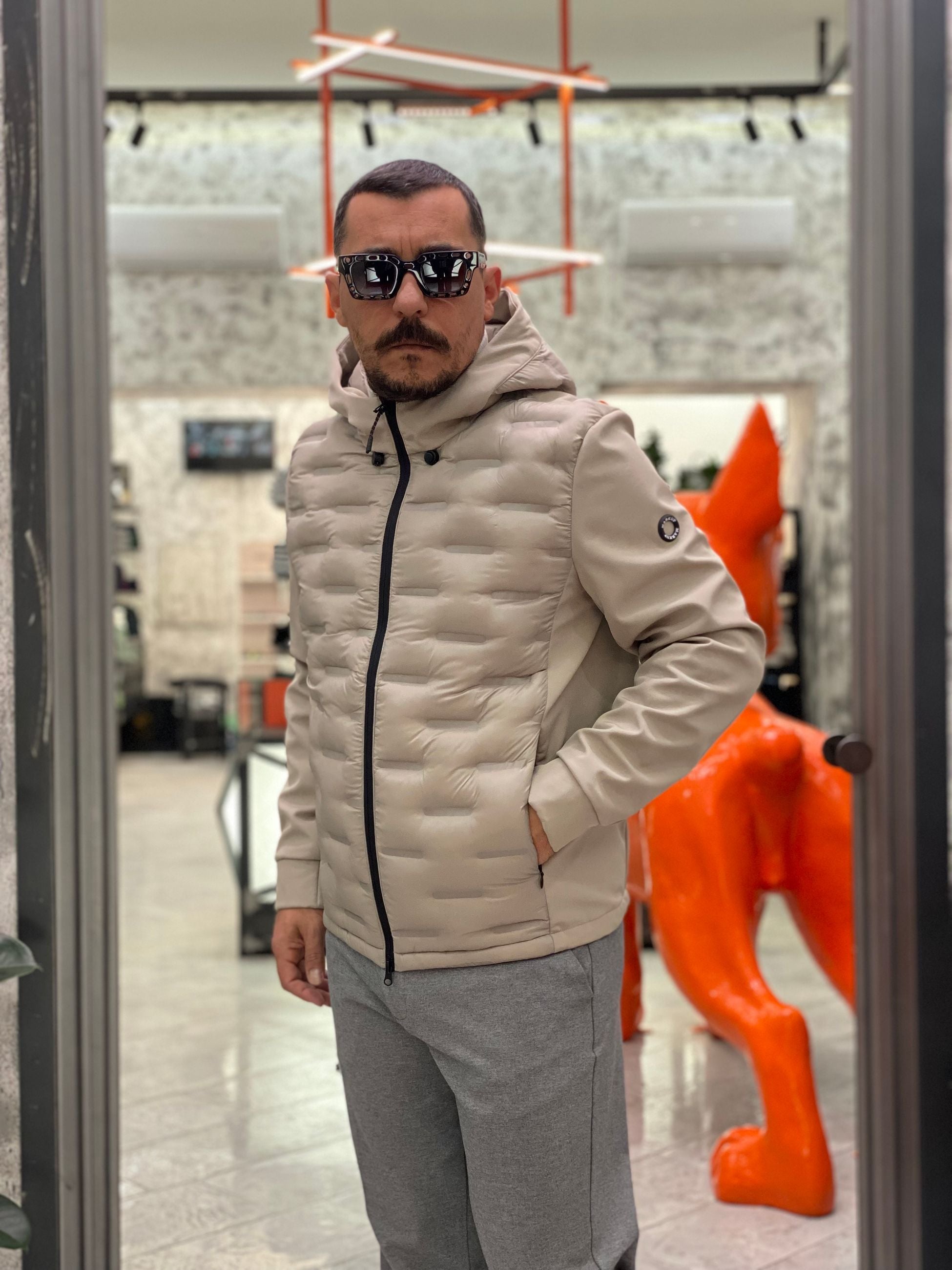 GIUBBINO NYLON CON CAPPUCCIO TRAPUNTATO IN TESSUTO SOFTSHELL STRETCH - REGULAR FIT MK9940015.BEI