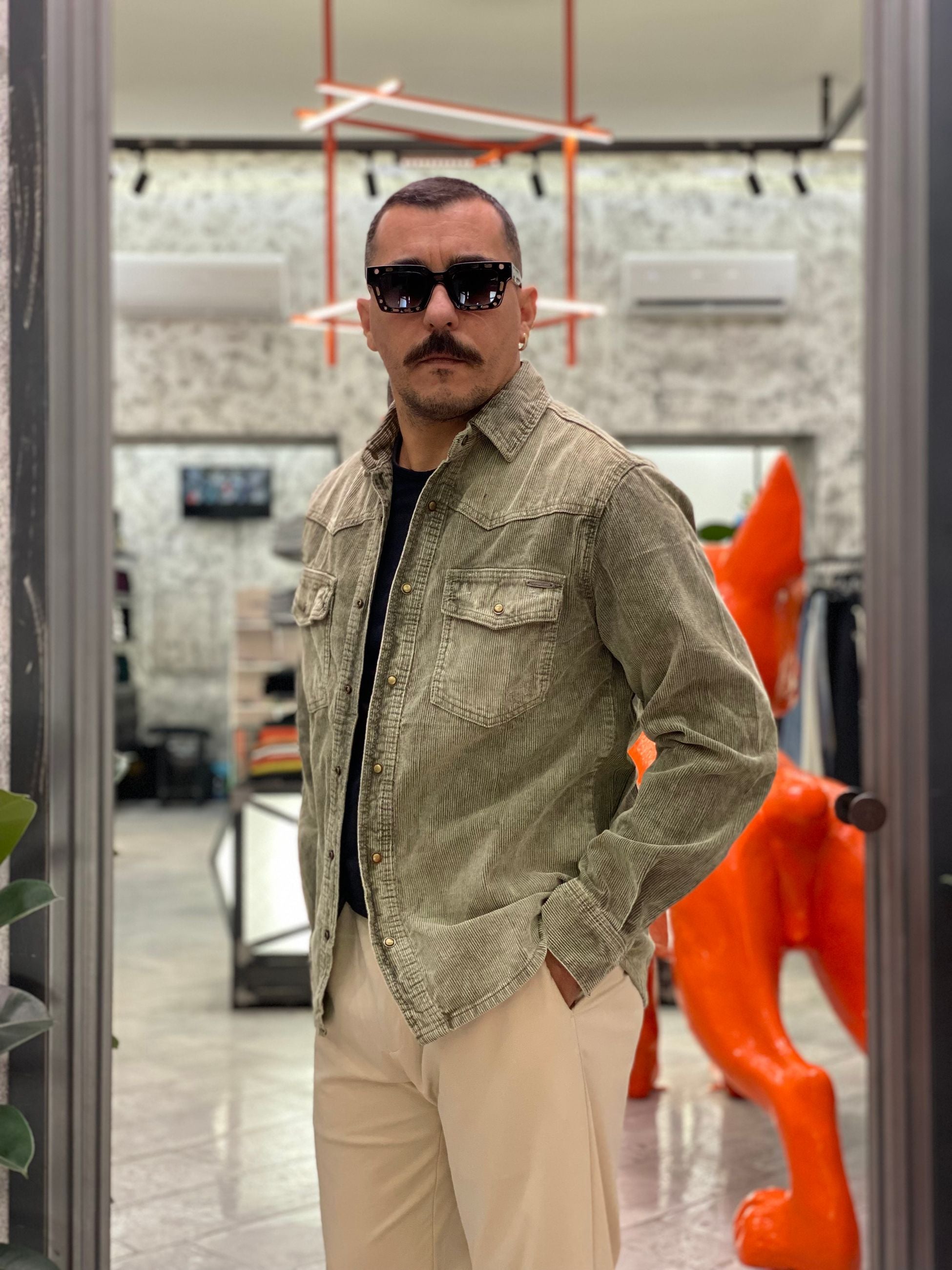 OVERSHIRT IN VELLUTO A COSTE EFFETTO DEGRADE' CON MICRO ABRASIONI E TASCHINI - COMFORT FIT GL5001DH.VMIL