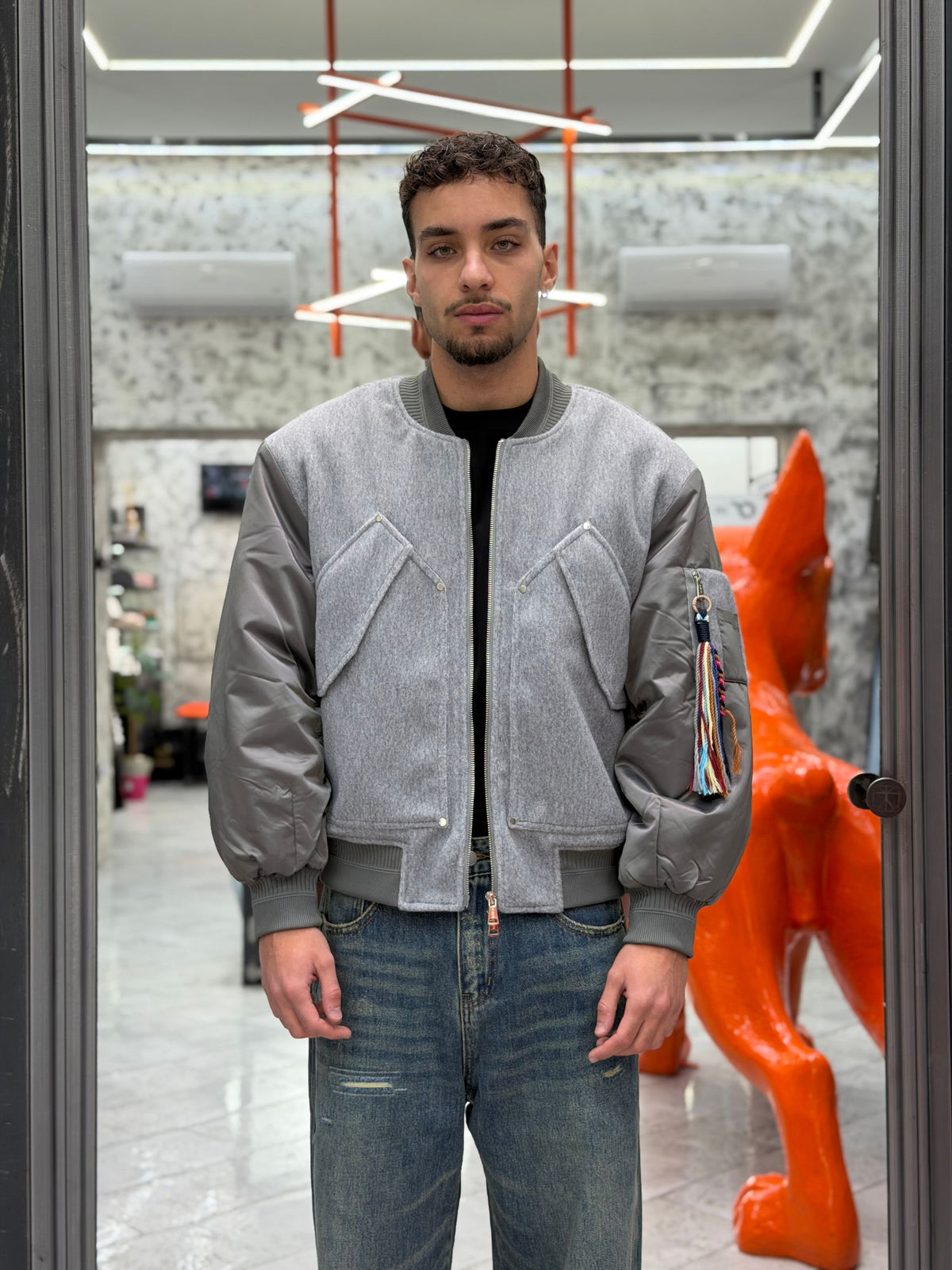 BOMBER IN PANNO CON MANICHE IN NYLON E MAXI TASCHE FRONTALI - OVER CROPPED FIT M-262360.GRI