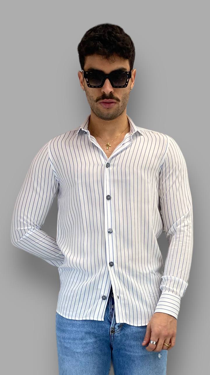 CAMICIA A RIGHE STRETTE IN VISCOSA CON BOTTONI EFFETTO LEGNO - REGULAR FIT