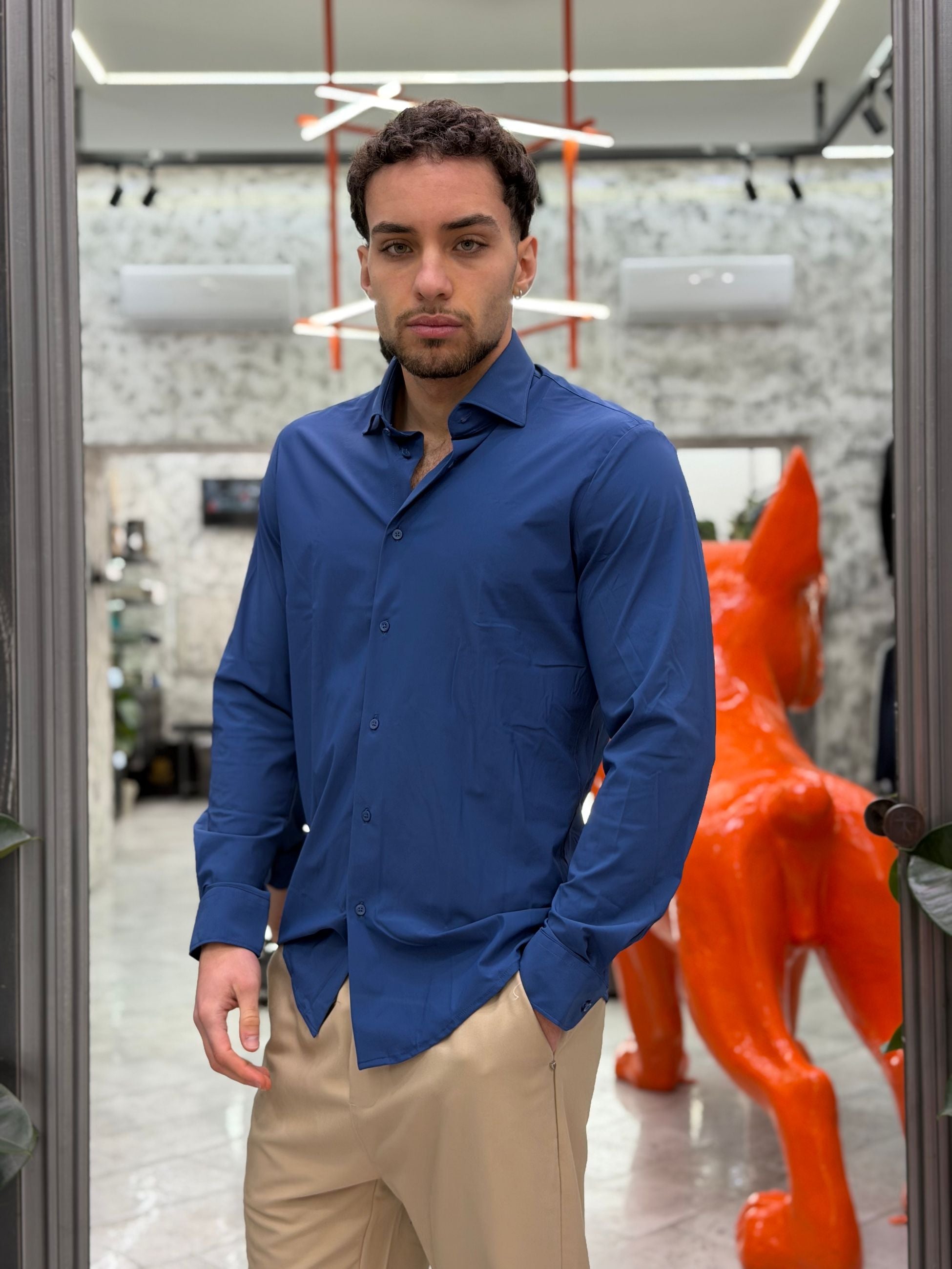 CAMICIA IN TESSUTO TECNICO ELASTICIZZATO EXTRA LIGHT - NO STIRO - REGULAR FIT 26S10CA NEU6.BLUET
