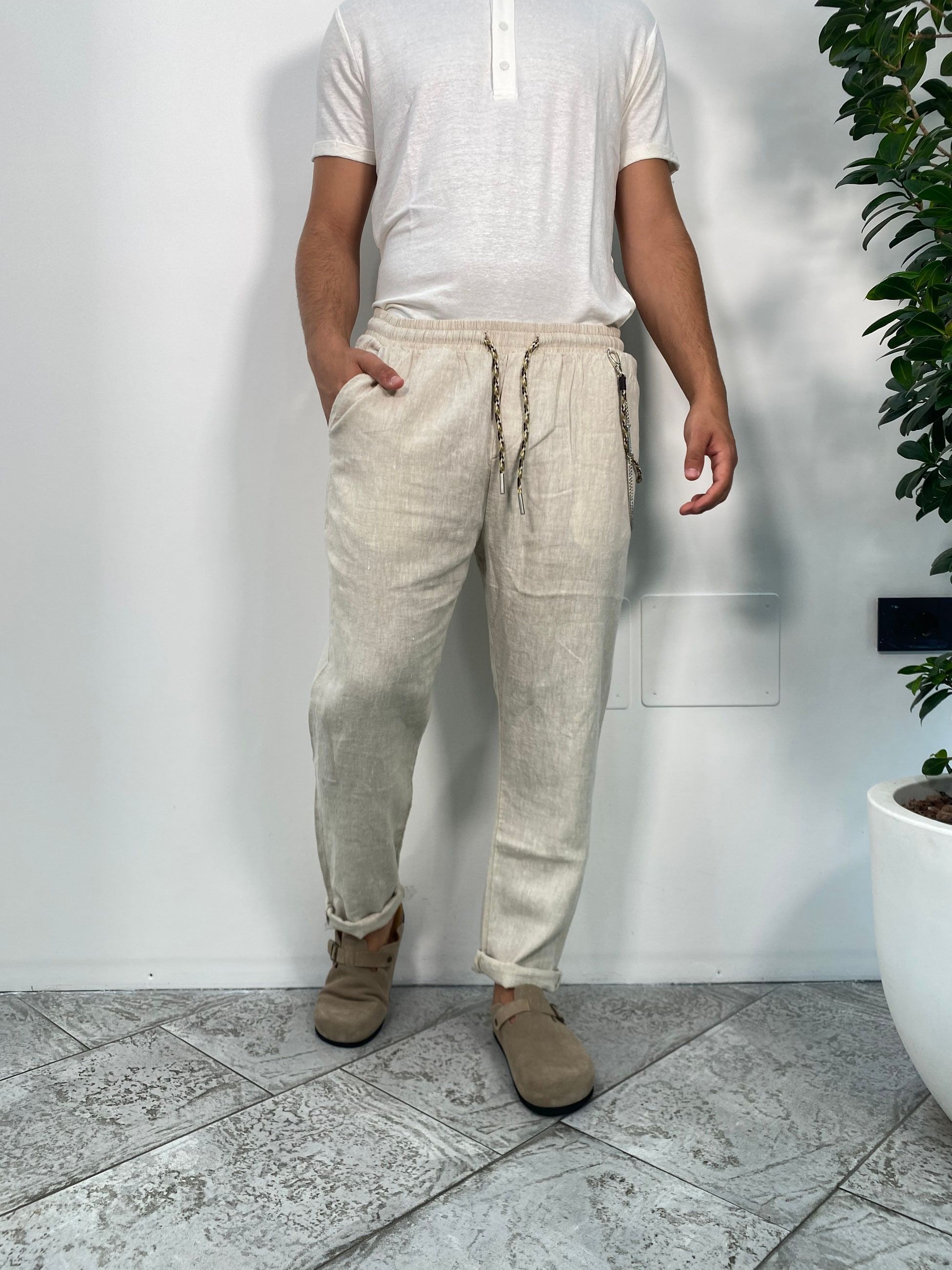 PANTALACCIO IN 100% LINO CON ACCESSORIO CATENA REMOVIBILE - REGULAR FIT FJ3270-S25.SAND