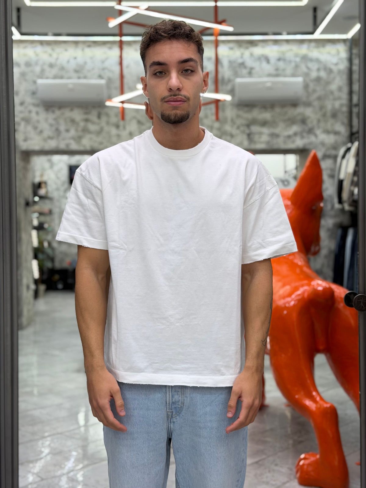 T-SHIRT IN JERSEY AMERICANO 30/2 TINTO IN CAPO CON COLLO E MANICHE EFFETTO DESTROYED - OVER CROP FIT BOXYMOL.BIA