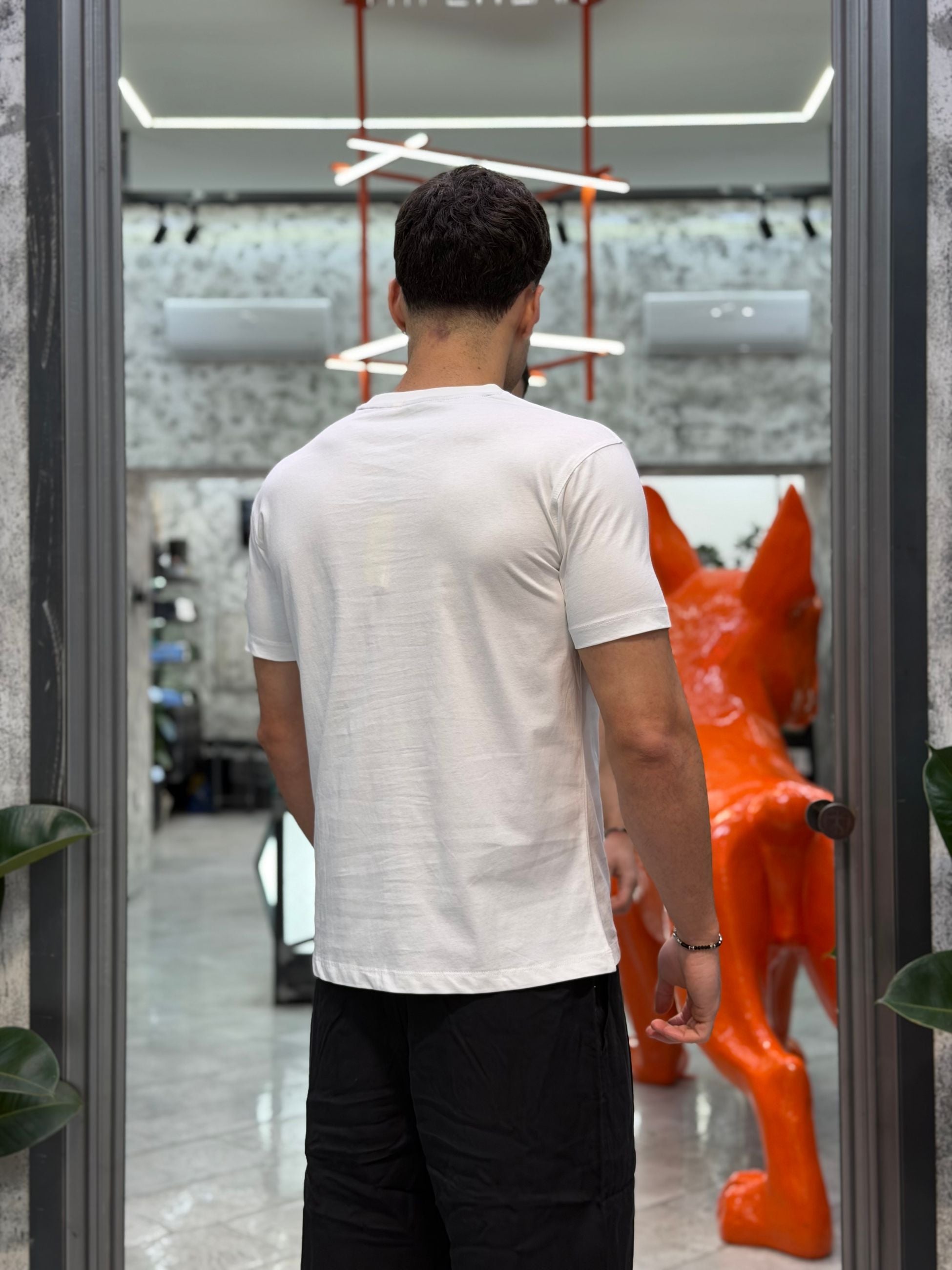 T-SHIRT IN 100% COTONE CON TASCHINO FLOREALE - REGULAR FIT GL659W