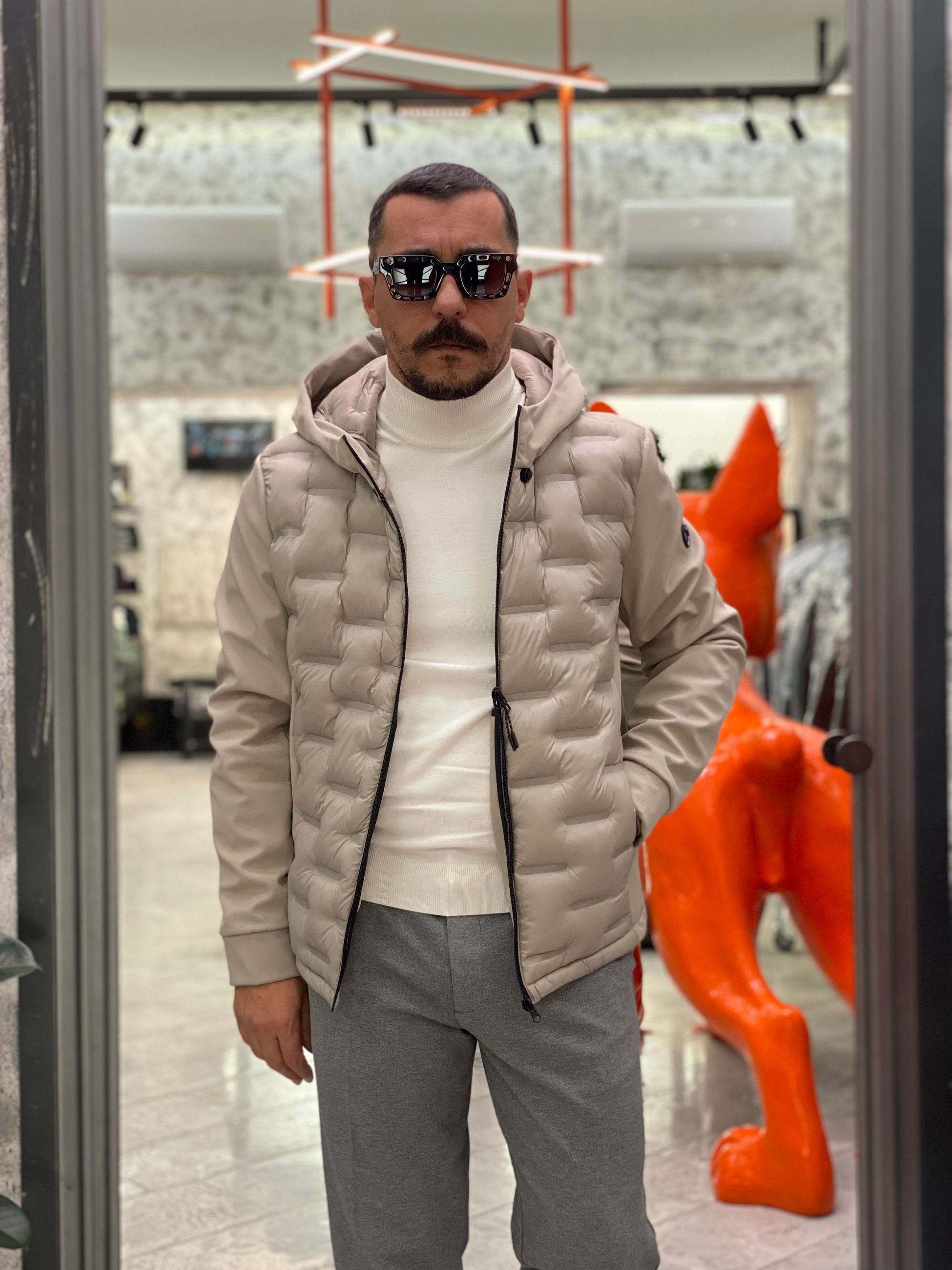 GIUBBINO NYLON CON CAPPUCCIO TRAPUNTATO IN TESSUTO SOFTSHELL STRETCH - REGULAR FIT MK9940015.BEI